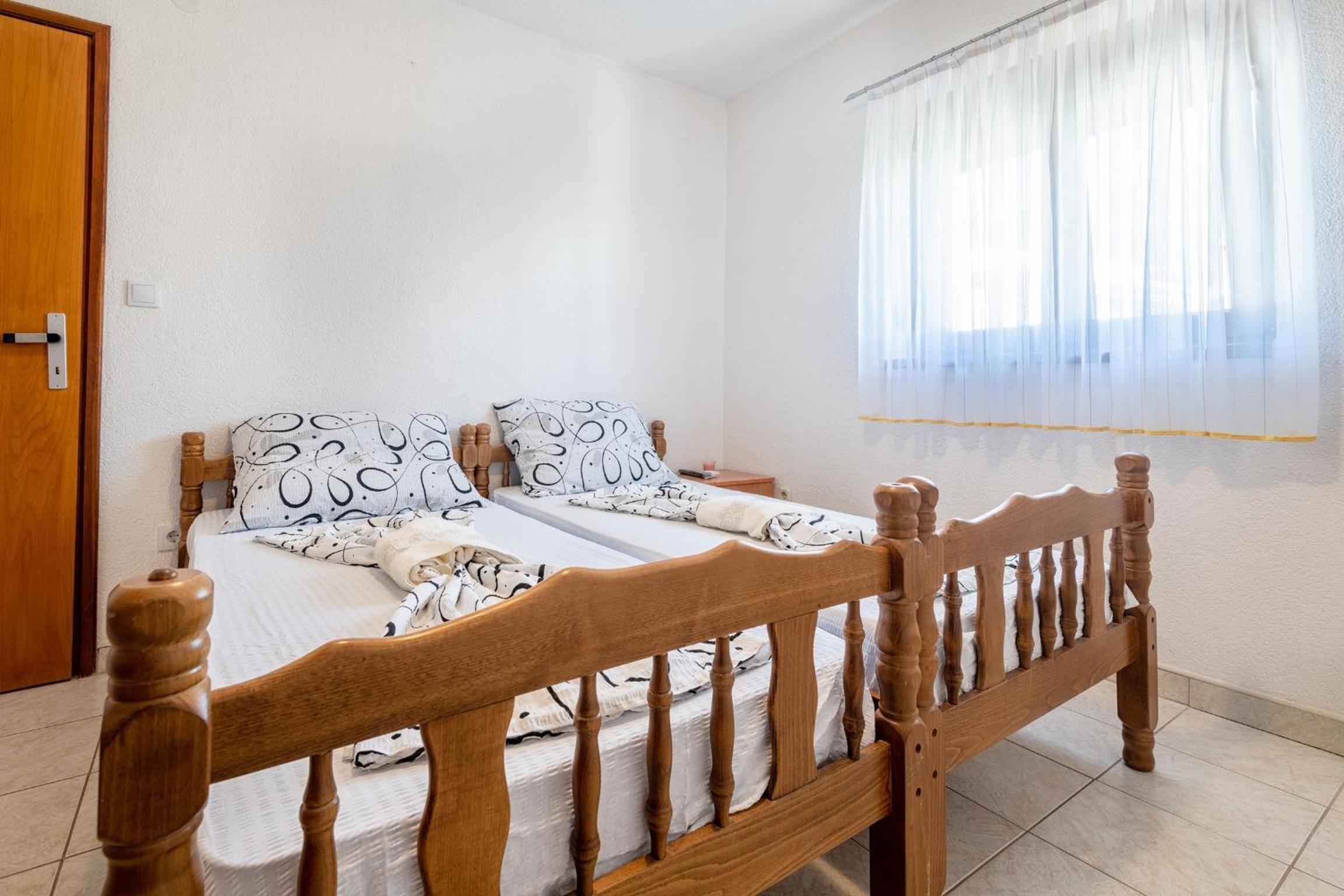 Studio Apartment - Photo 1