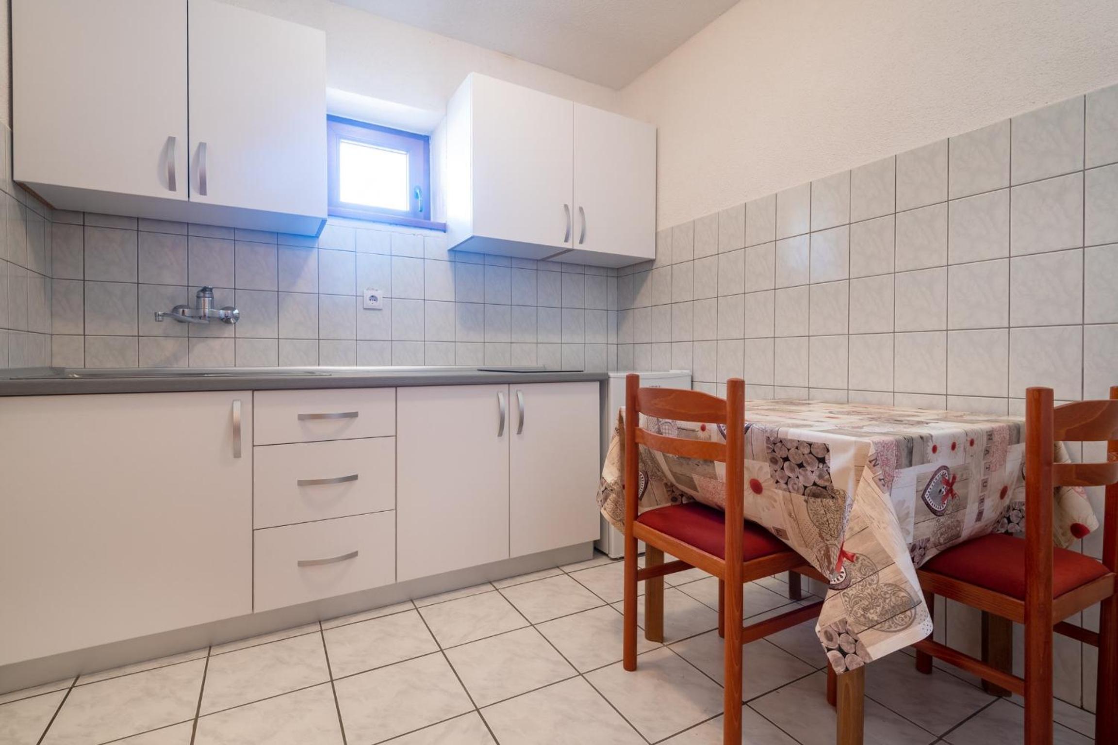 Studio Apartment - Photo 3