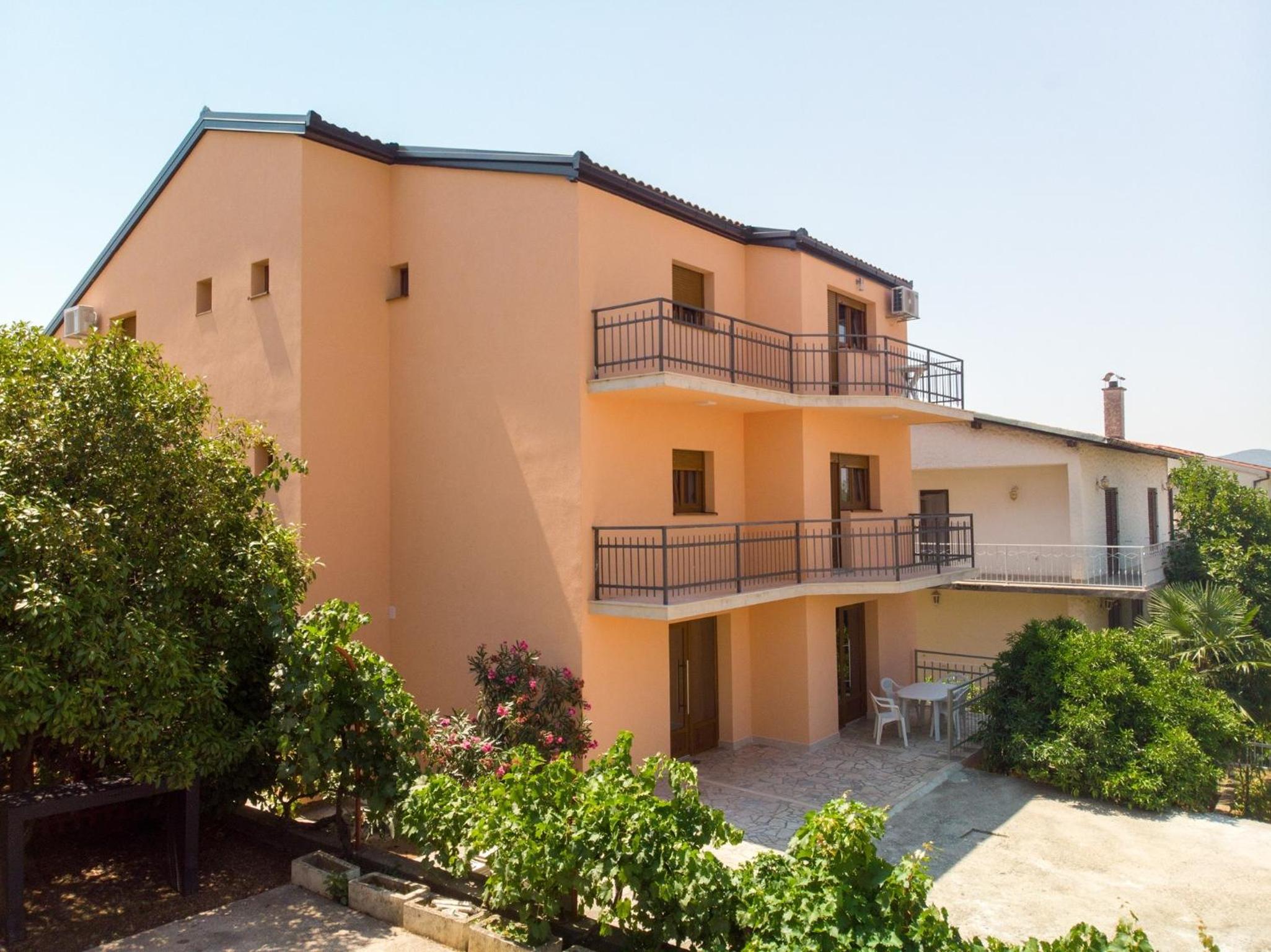 Studio Apartment - Photo 9