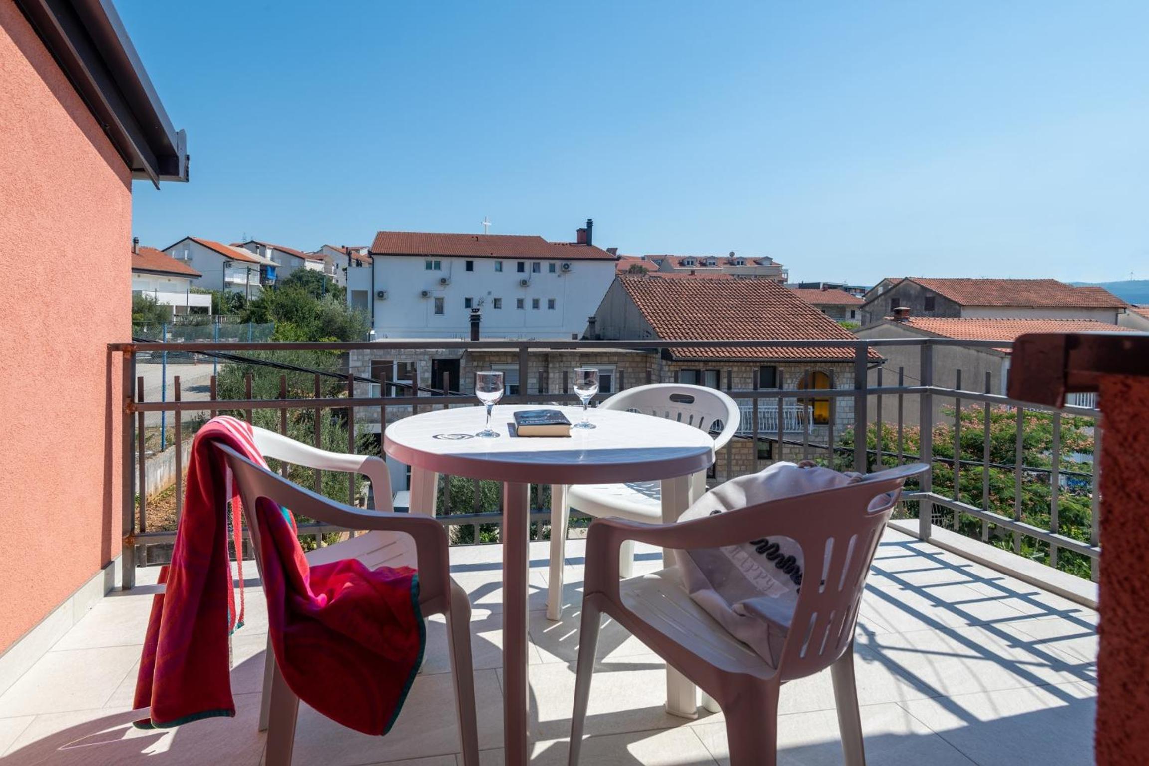 Studio Apartment with Terrace photo 2