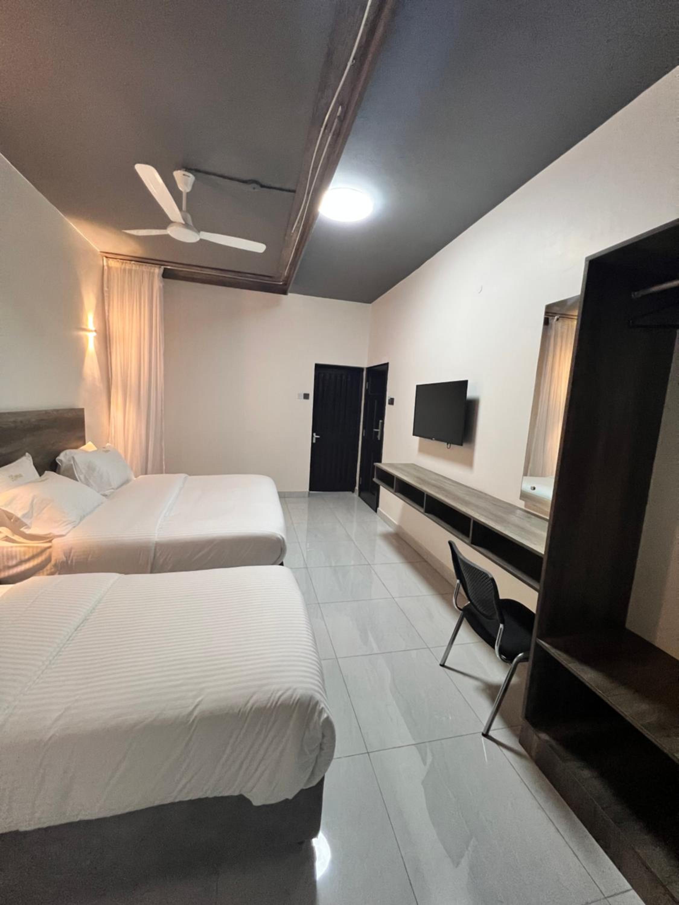 Deluxe Triple Room - Photo 2