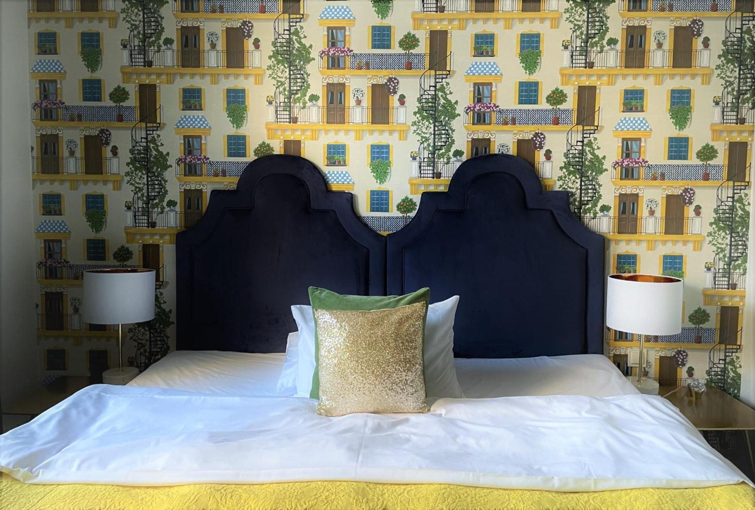 Superior Single Room with Queen-Size Bed