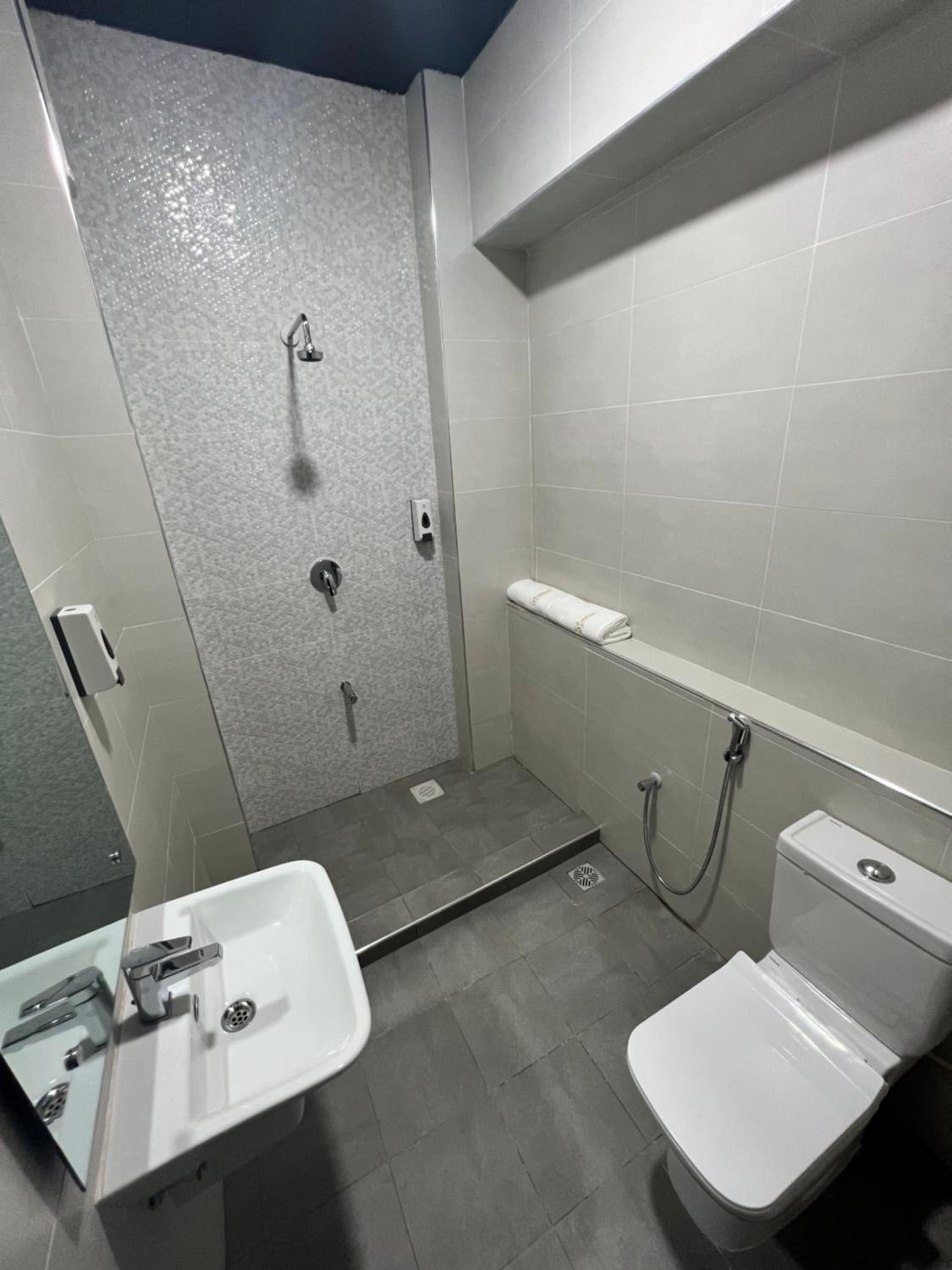 Deluxe Double Room - Photo 9
