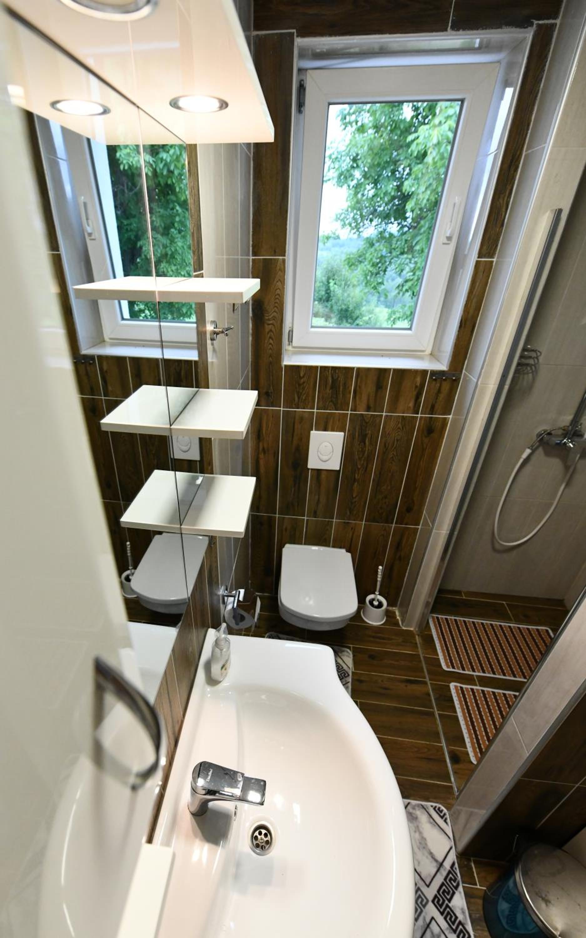 Three-Bedroom Apartment - Photo 31