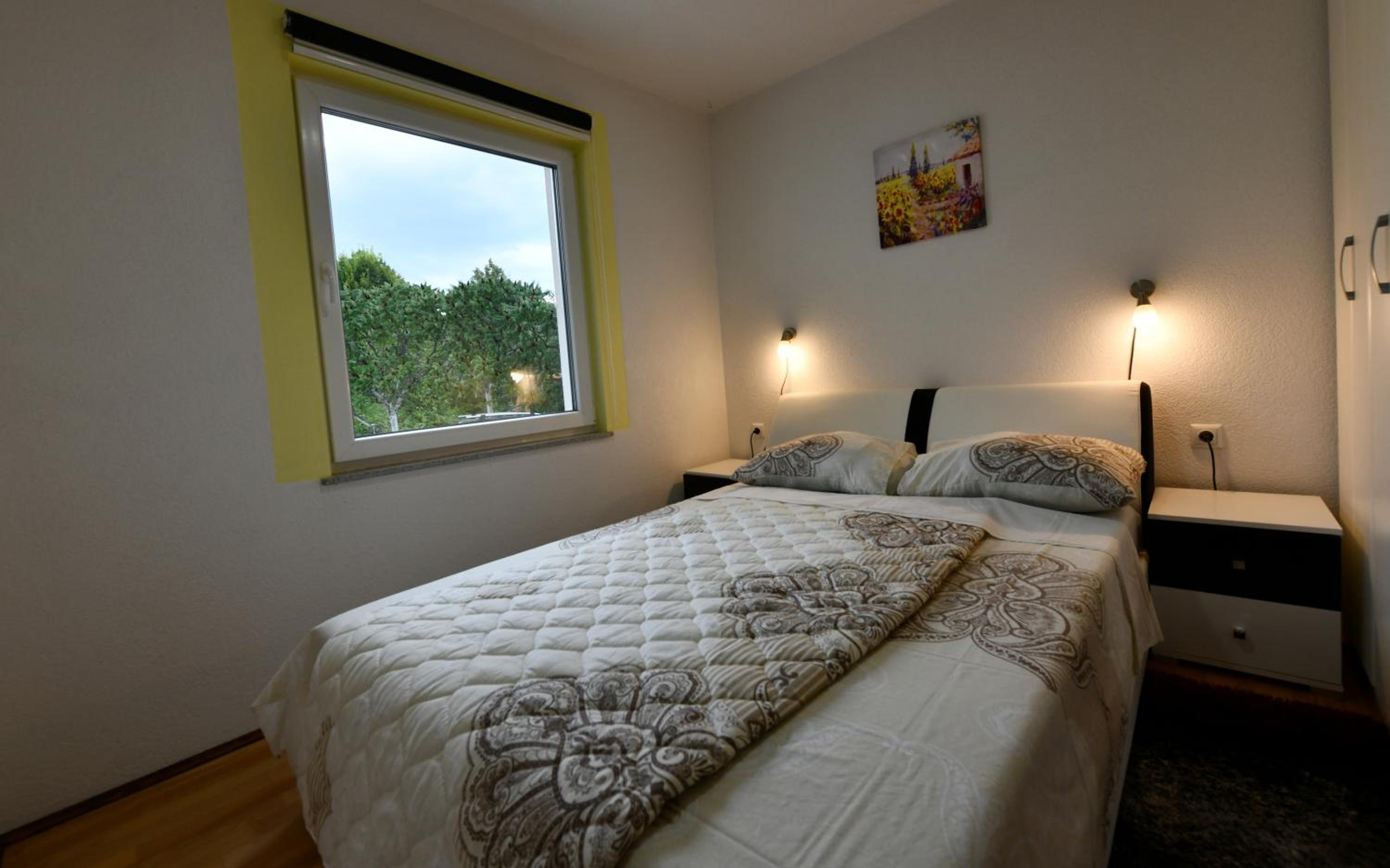 Three-Bedroom Apartment - Photo 4