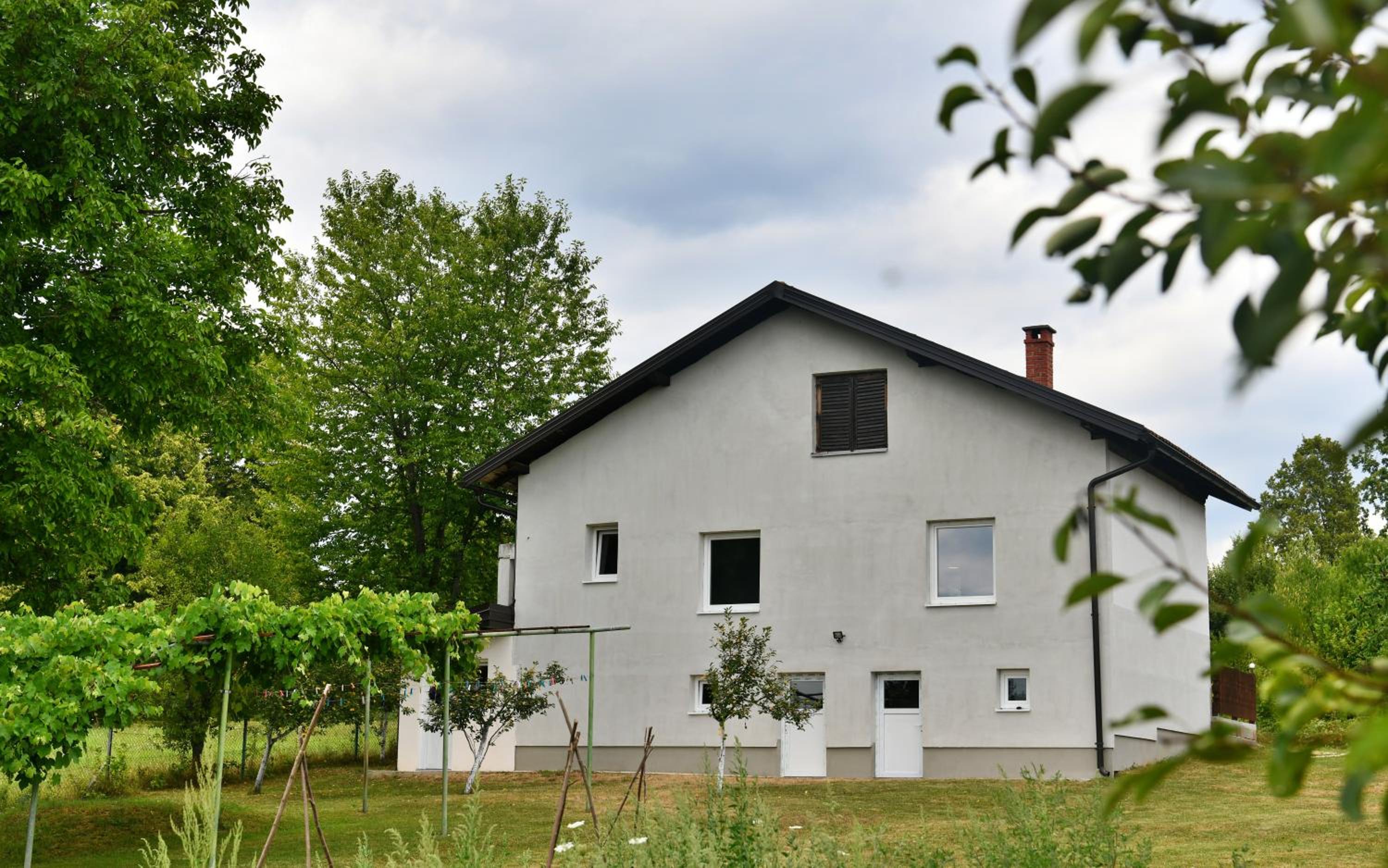 Three-Bedroom Apartment - Photo 40