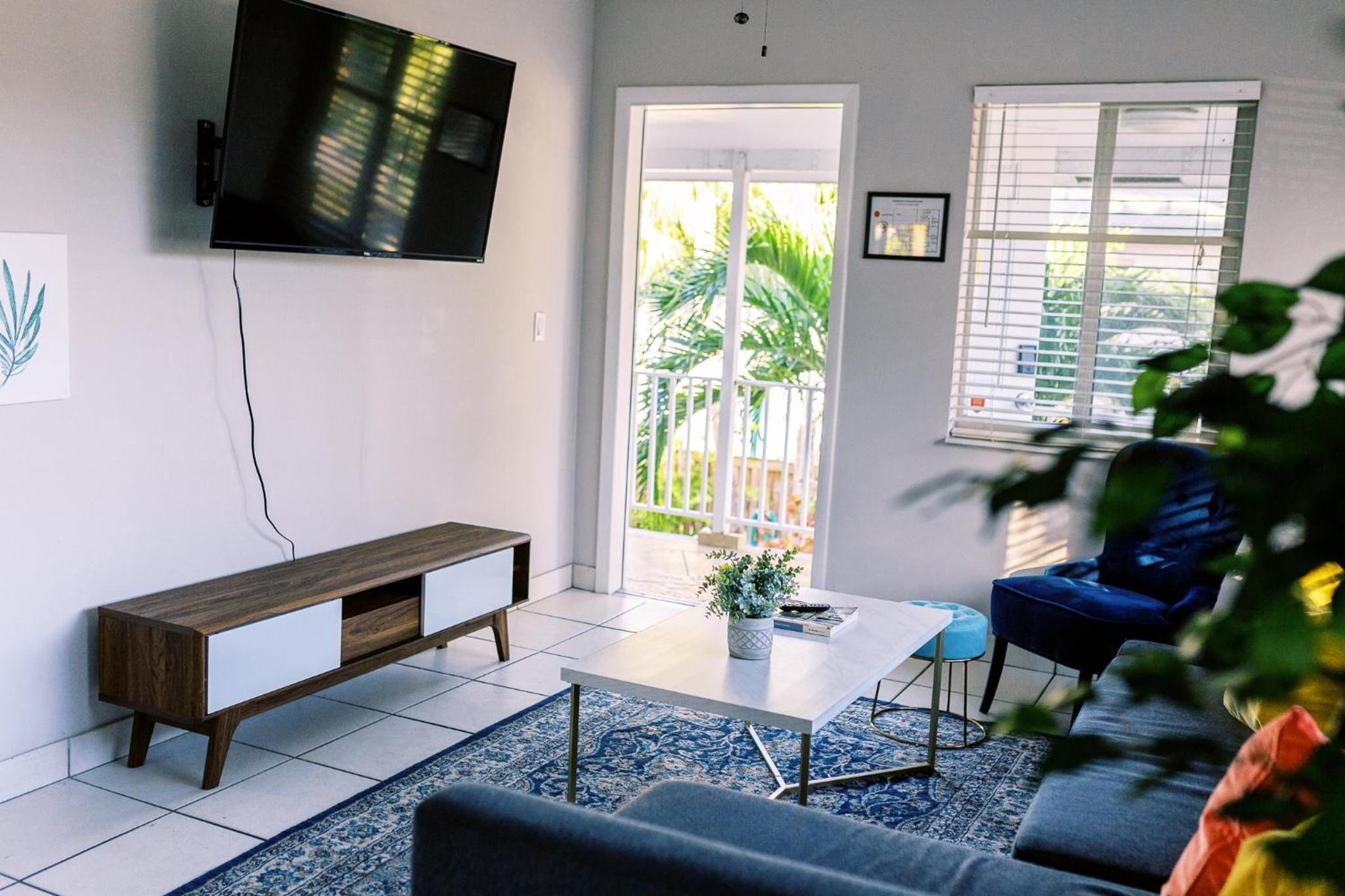 Premium Two Bedroom Queen with Kitchen and Sofa Bed - Photo 14