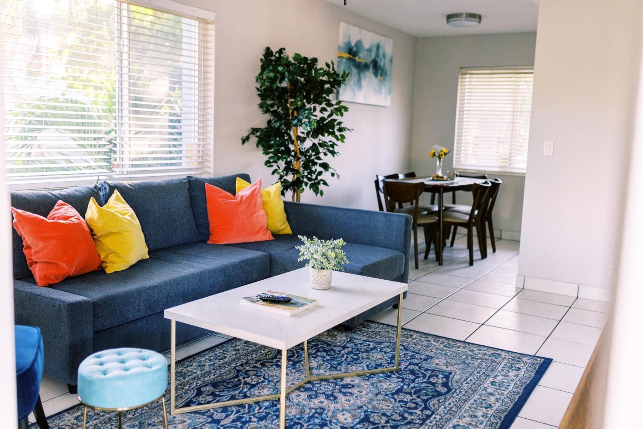 Premium Two Bedroom Queen with Kitchen and Sofa Bed - Photo 29