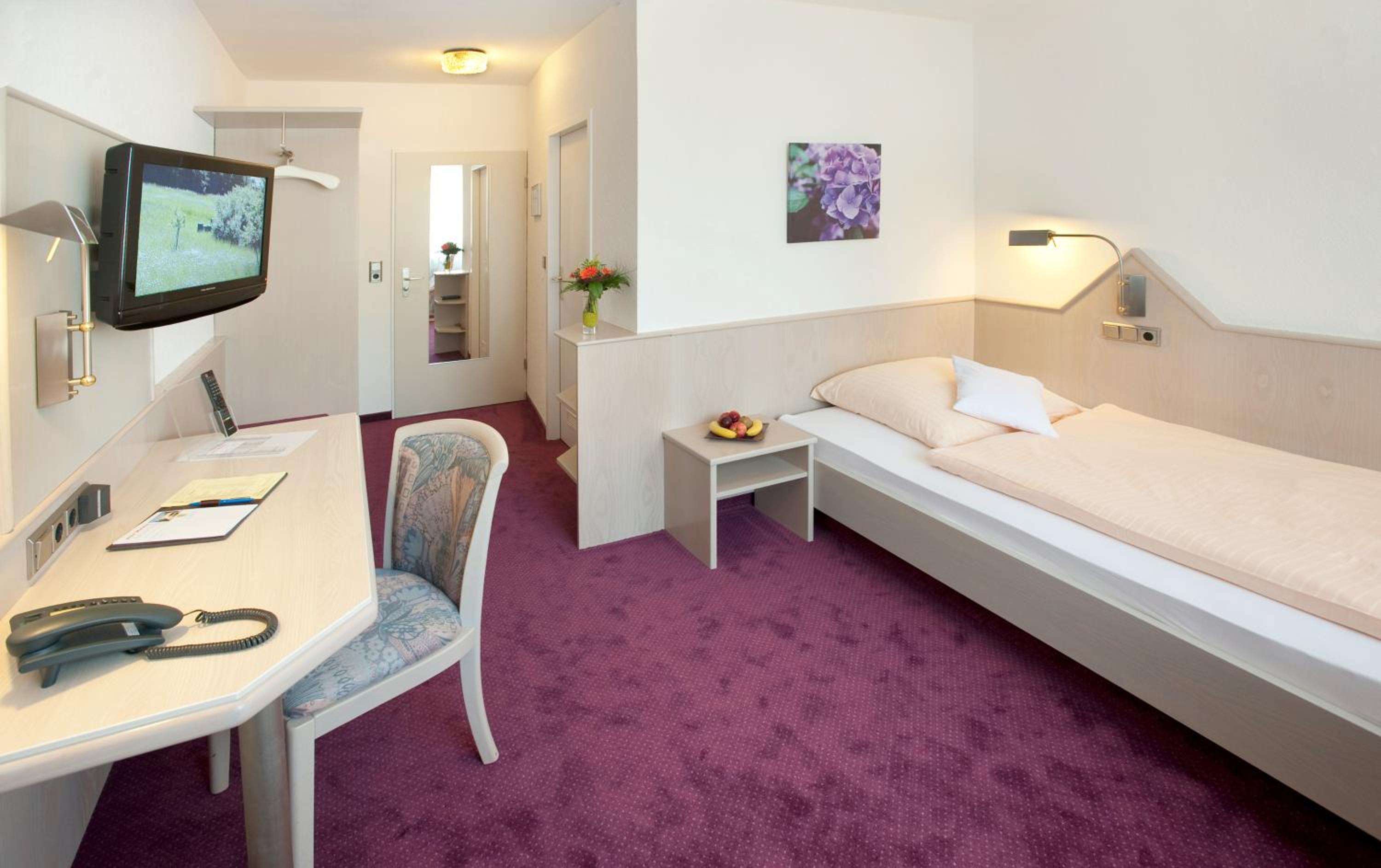 Single Room photo 2