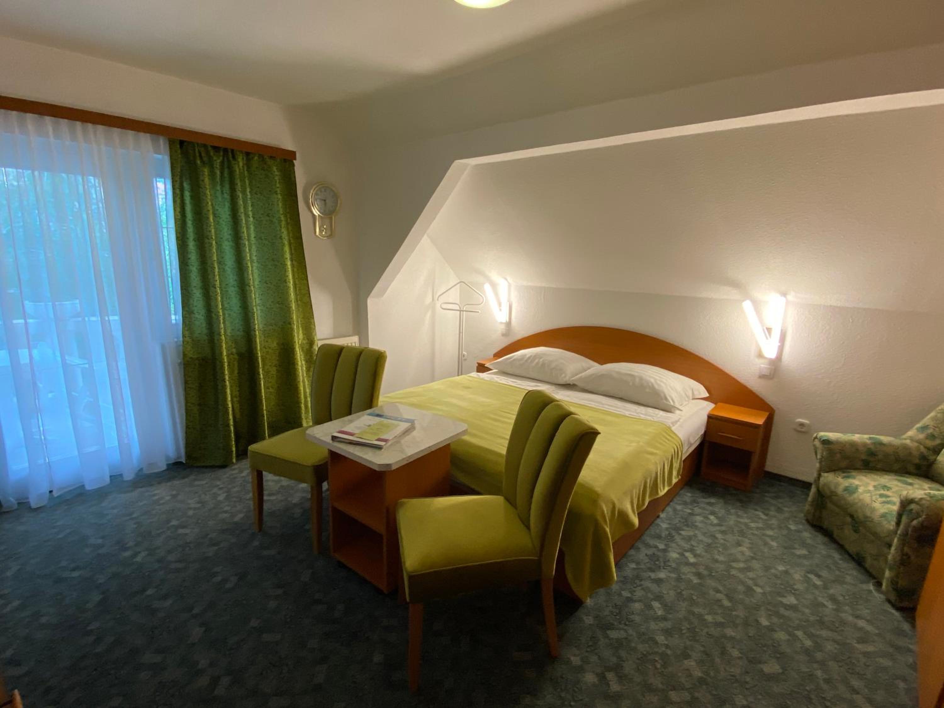 Deluxe Double Room with Balcony photo 1