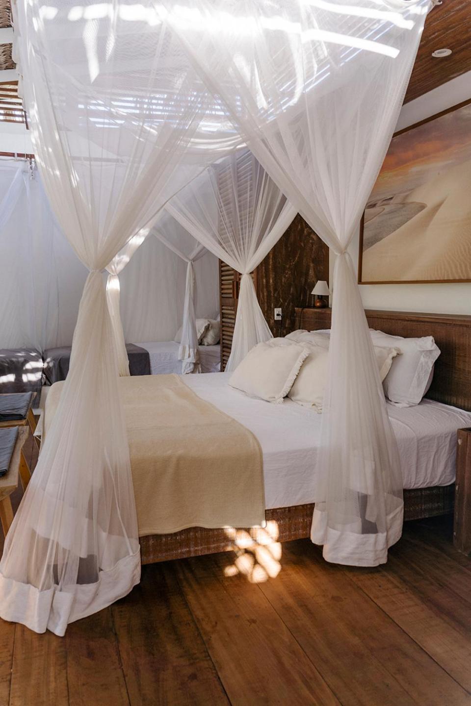  Chalet with Hot Tub photo 3