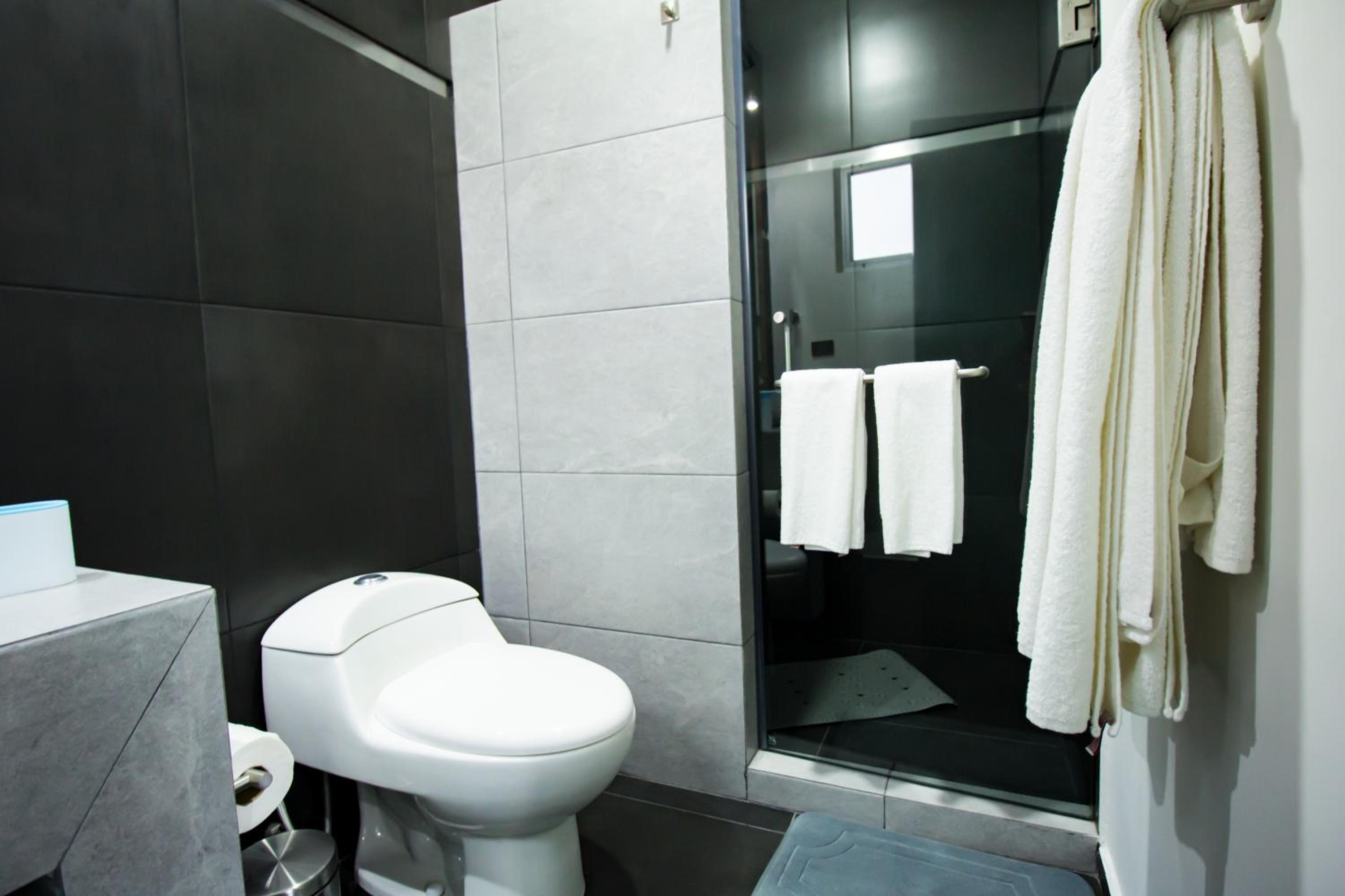 Quadruple Room with Balcony - Photo 2