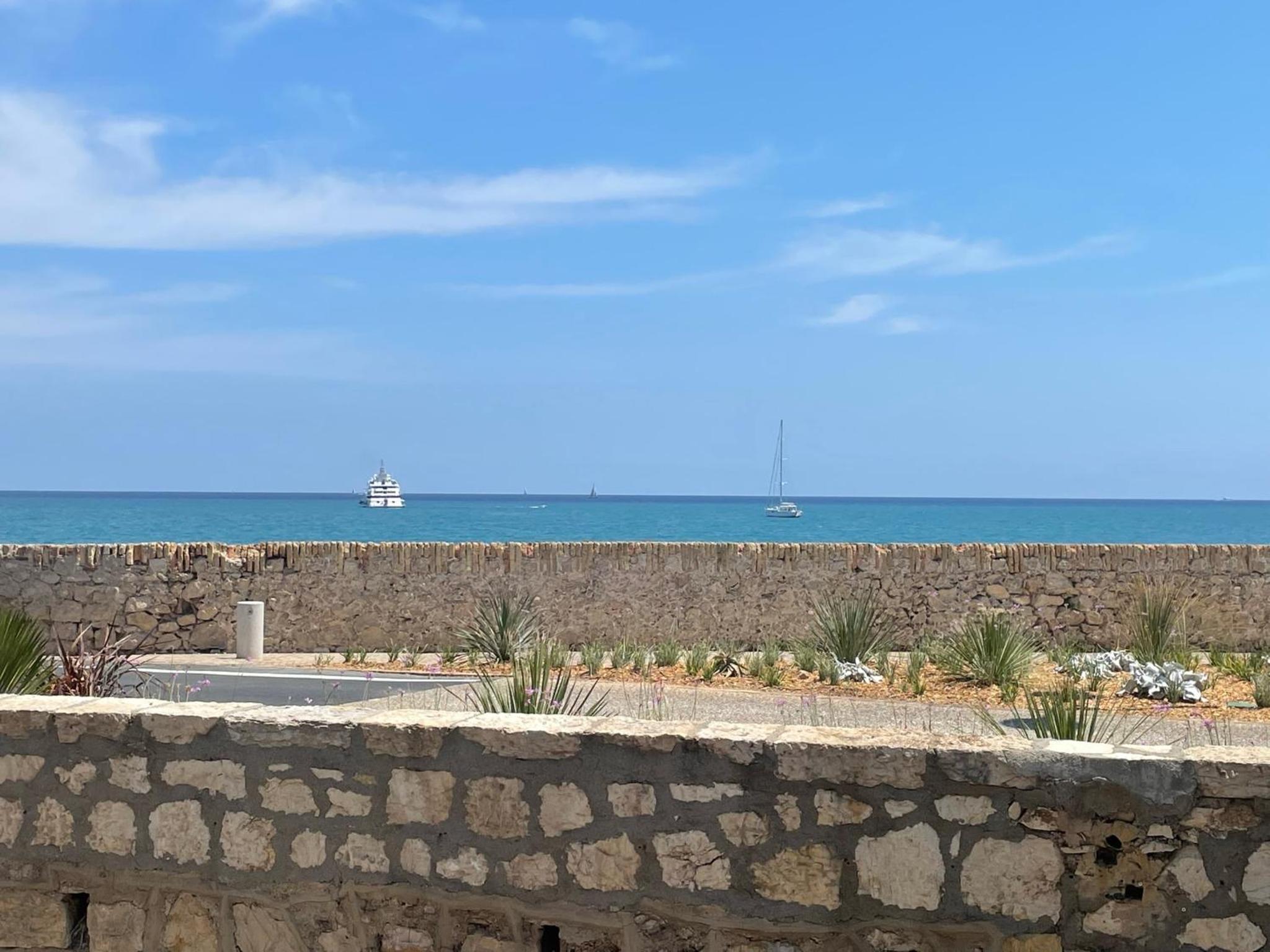 Apartment with Sea View - Photo 1