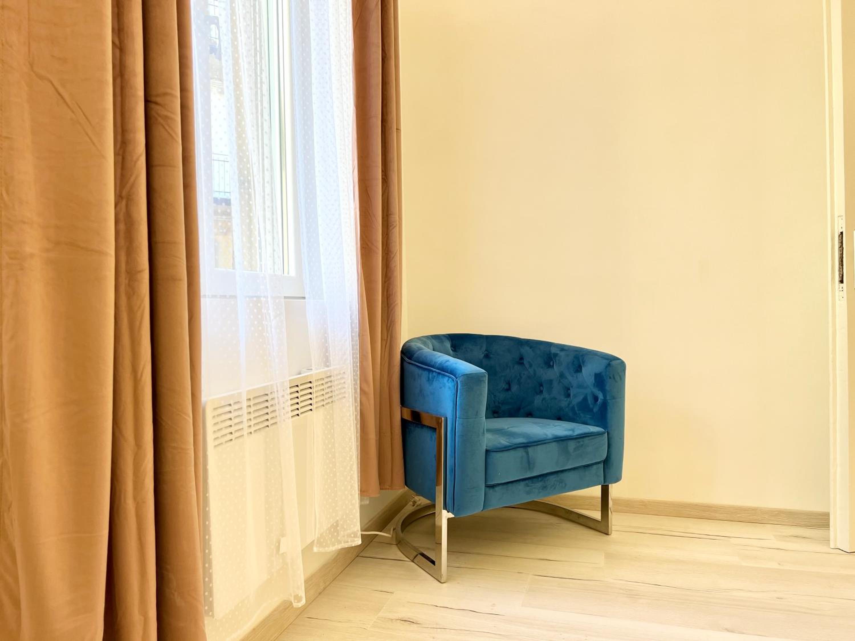 One-Bedroom Apartment - Photo 9