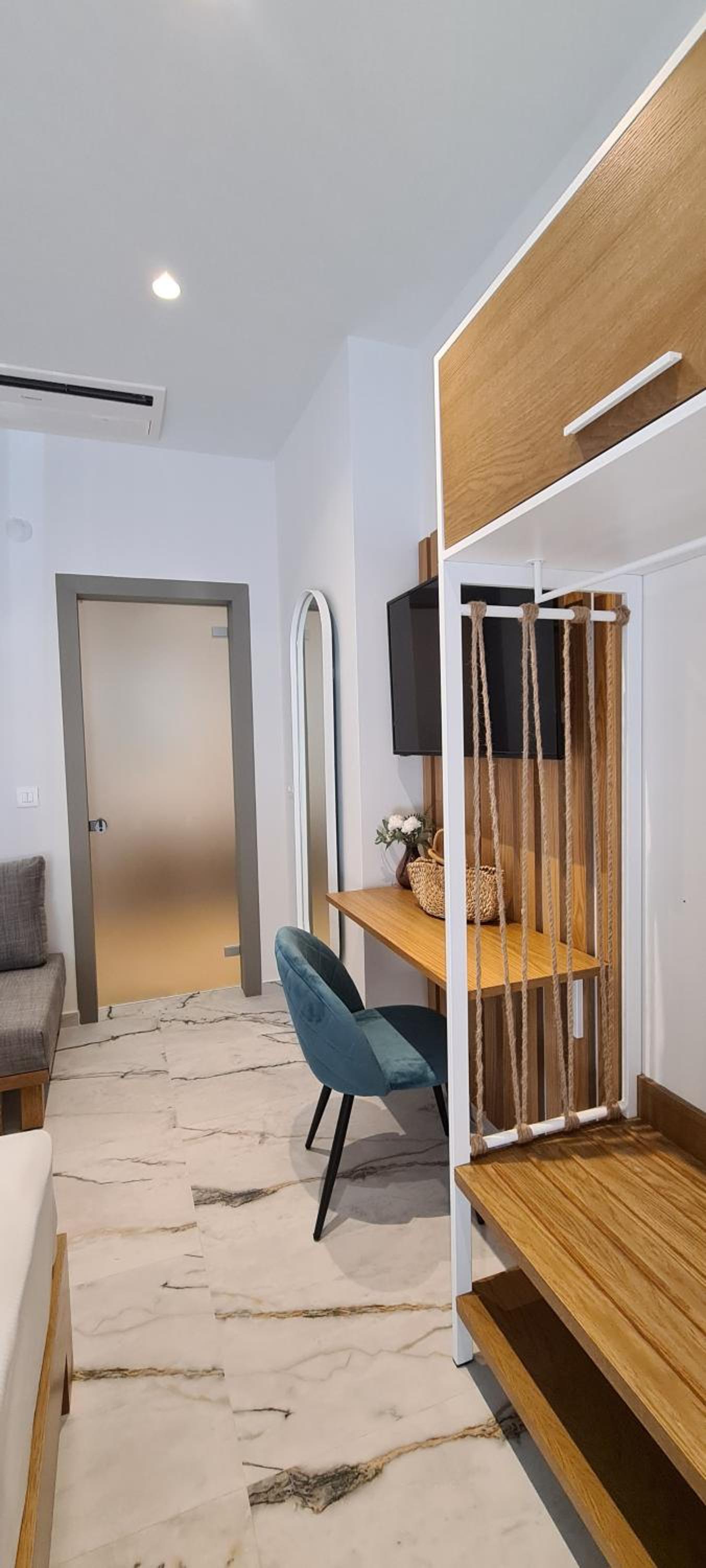 Luxury Quadruple Room - Photo 10