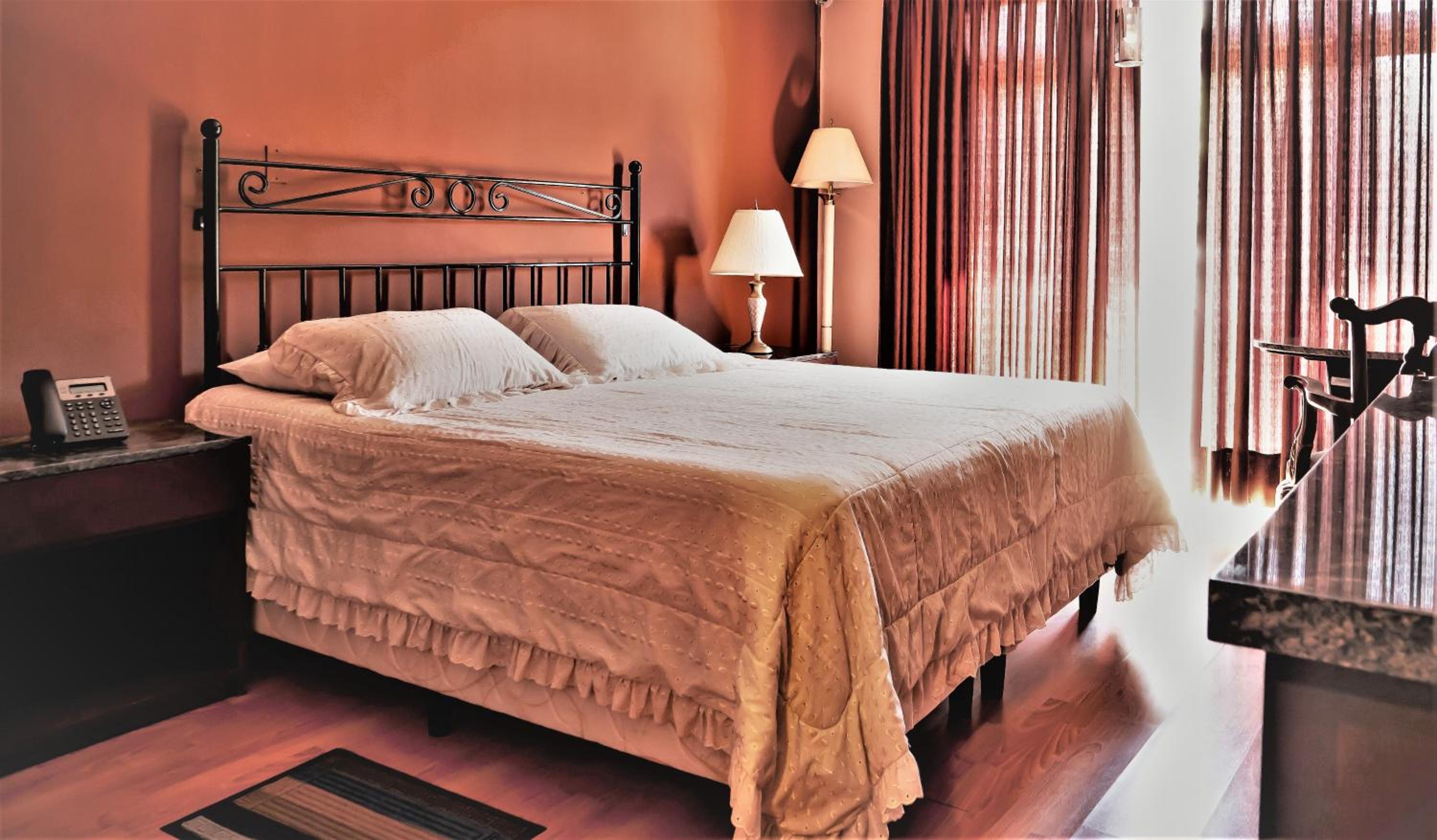 Standard Queen Room photo 3