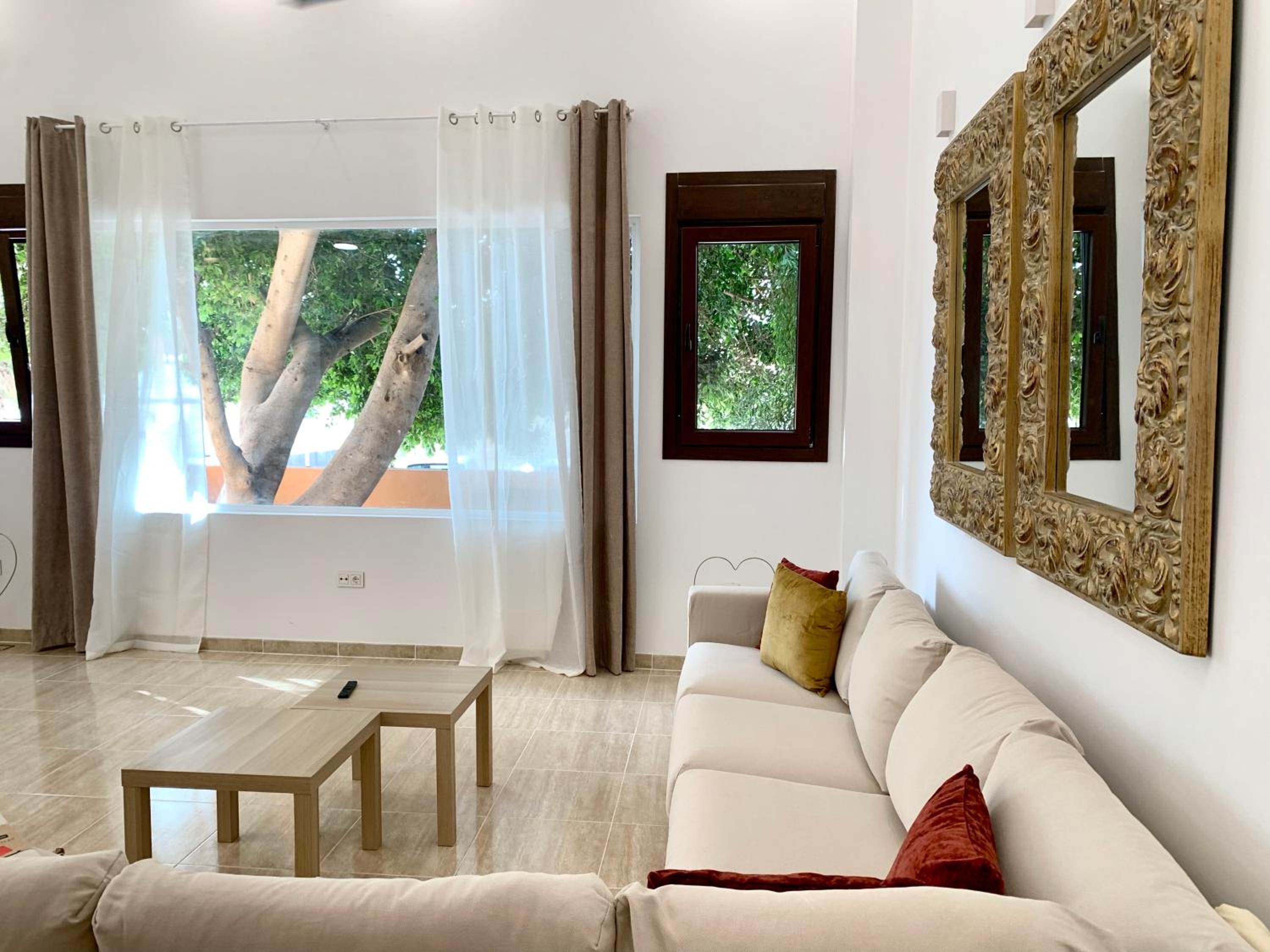 Four-Bedroom House photo 2