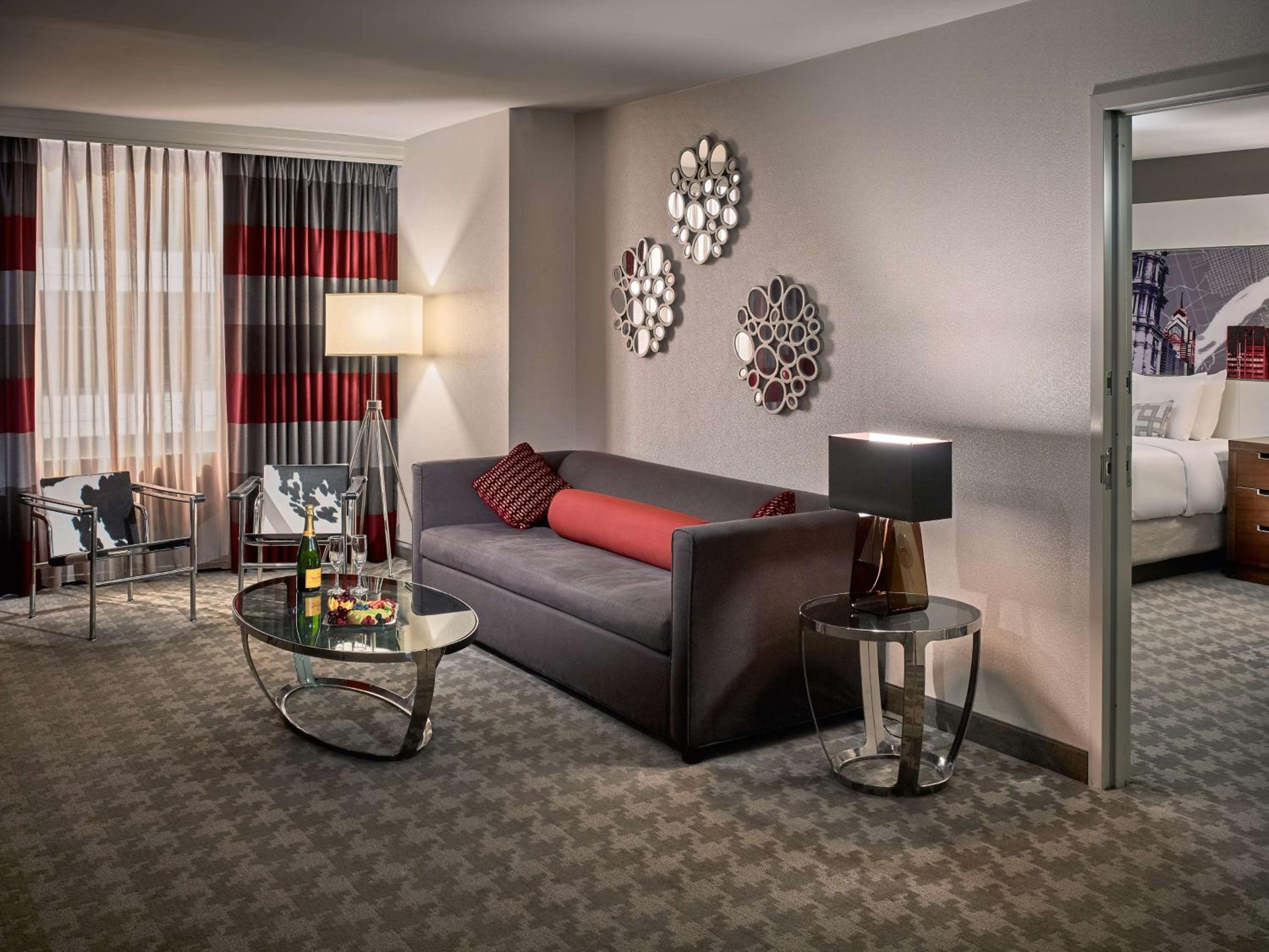 Premier One Bedroom Suite - King Bed - Sofa Bed - Photo 1