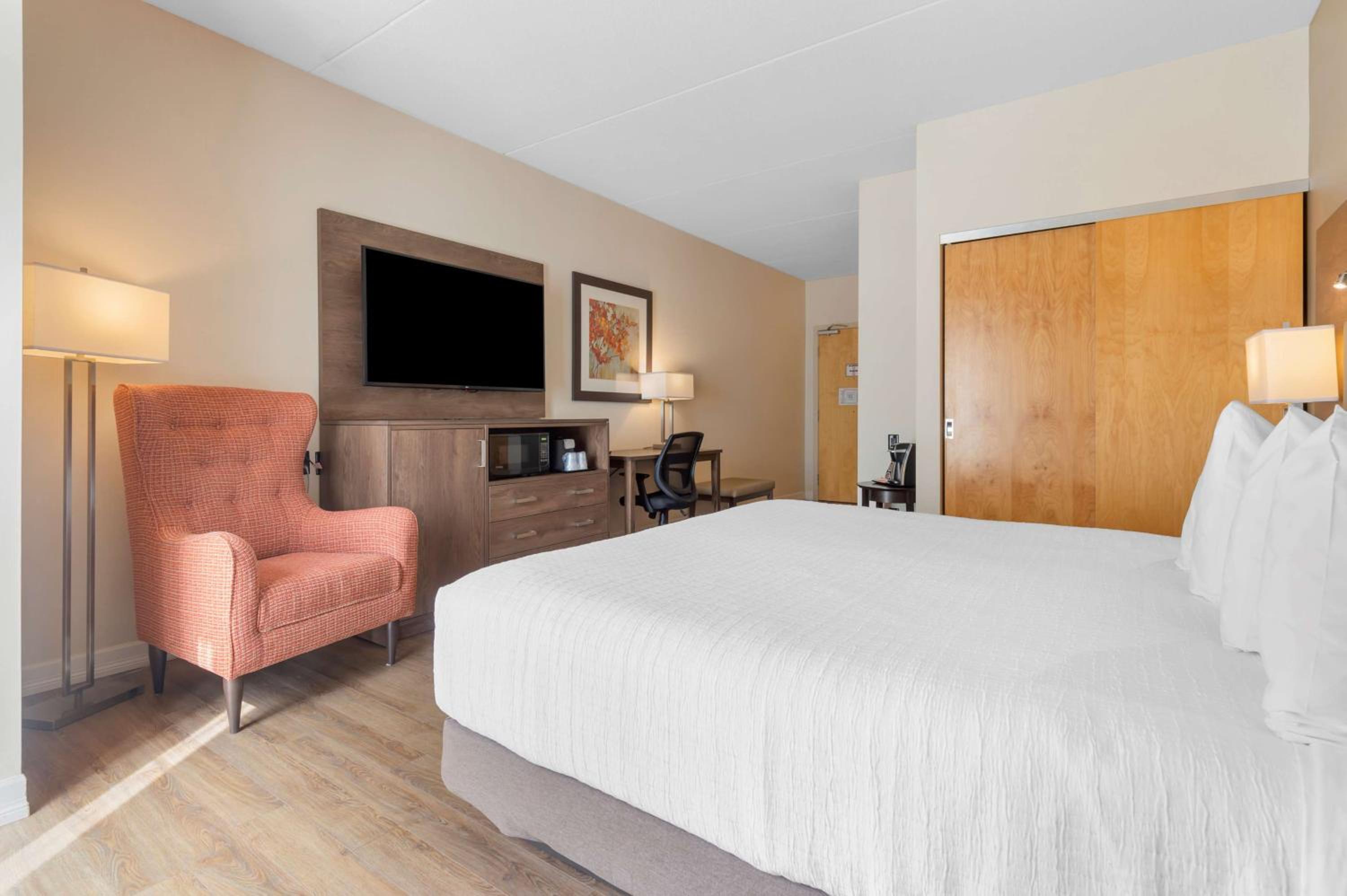 King Room - Non-Smoking photo 3