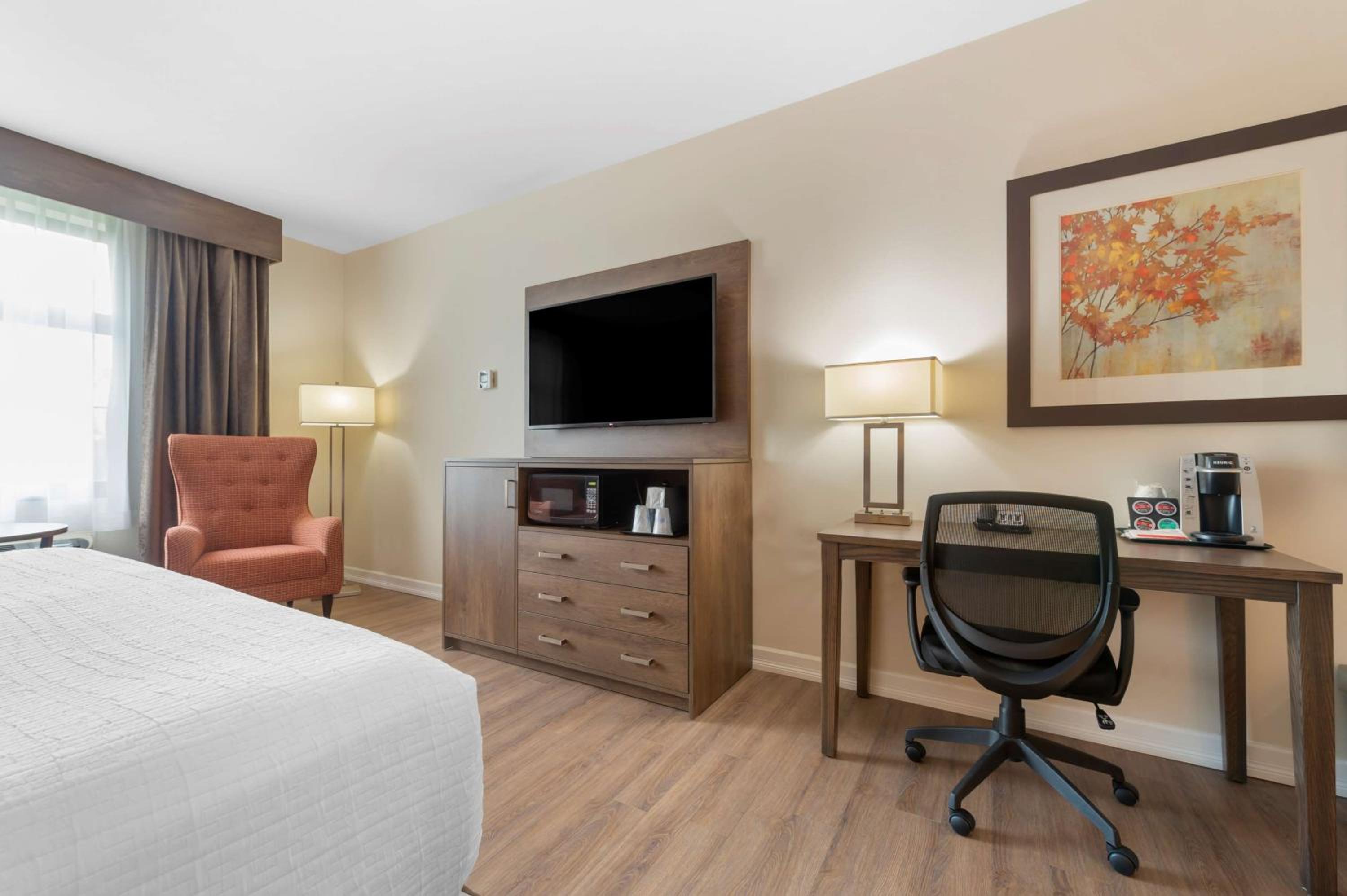 Queen Room with Two Queen Beds and Park View - Non-Smoking
