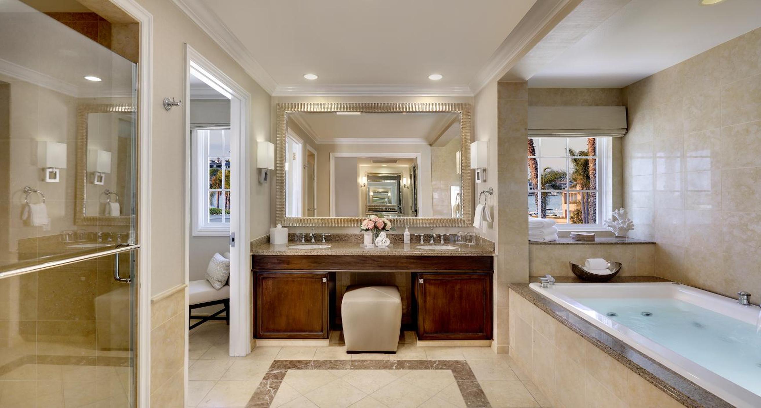 Bay View with King Bed - Photo 4