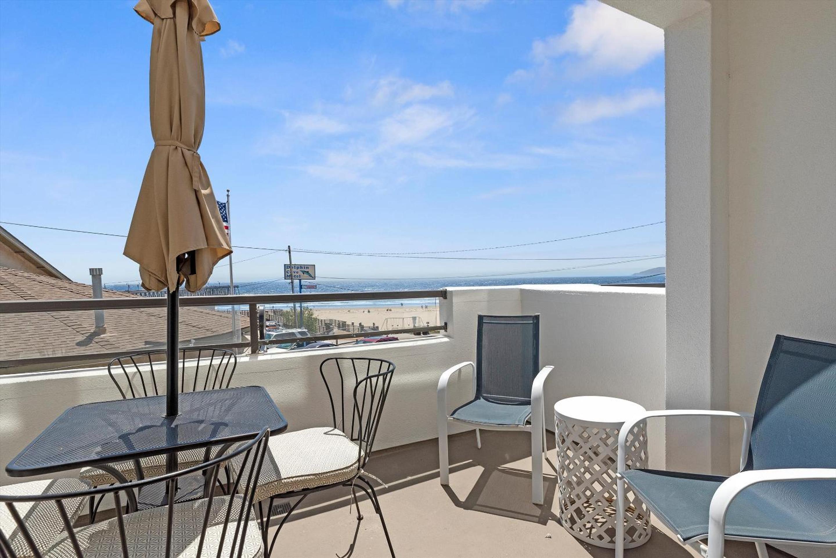 King Suite with Ocean View photo 3