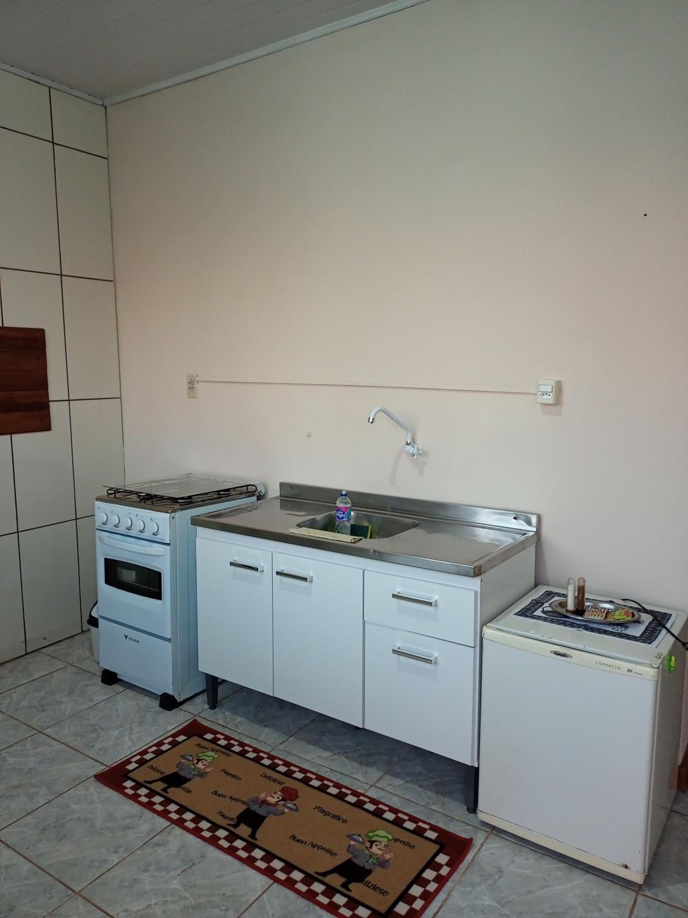 One-Bedroom Apartment - Photo 4