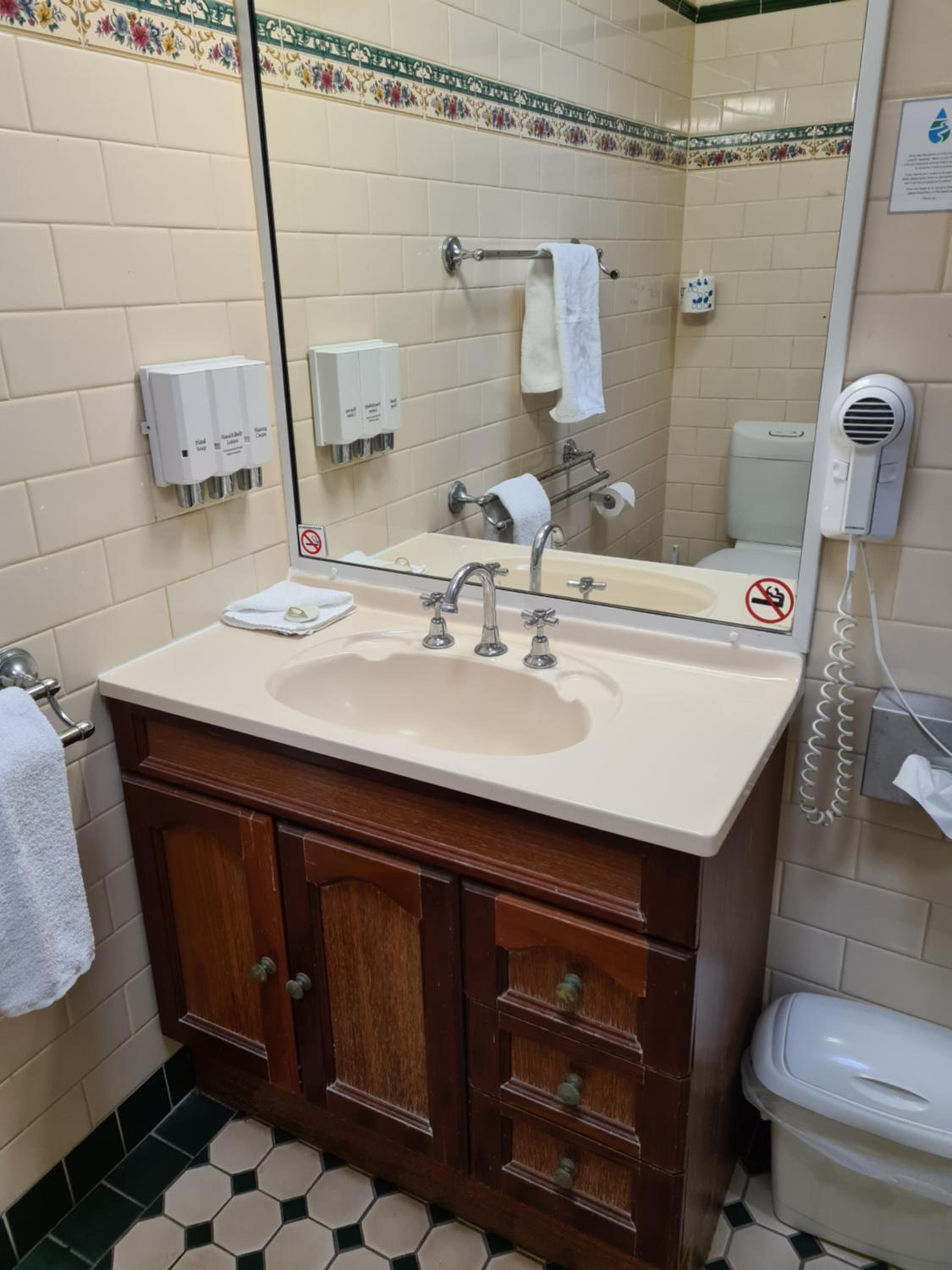 Deluxe Suite with Spa Bath