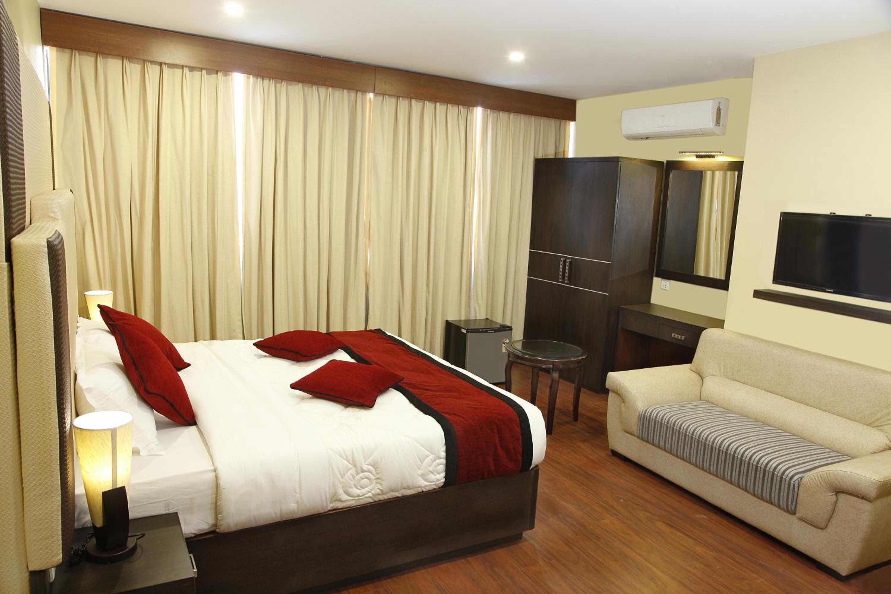 Deluxe Suite