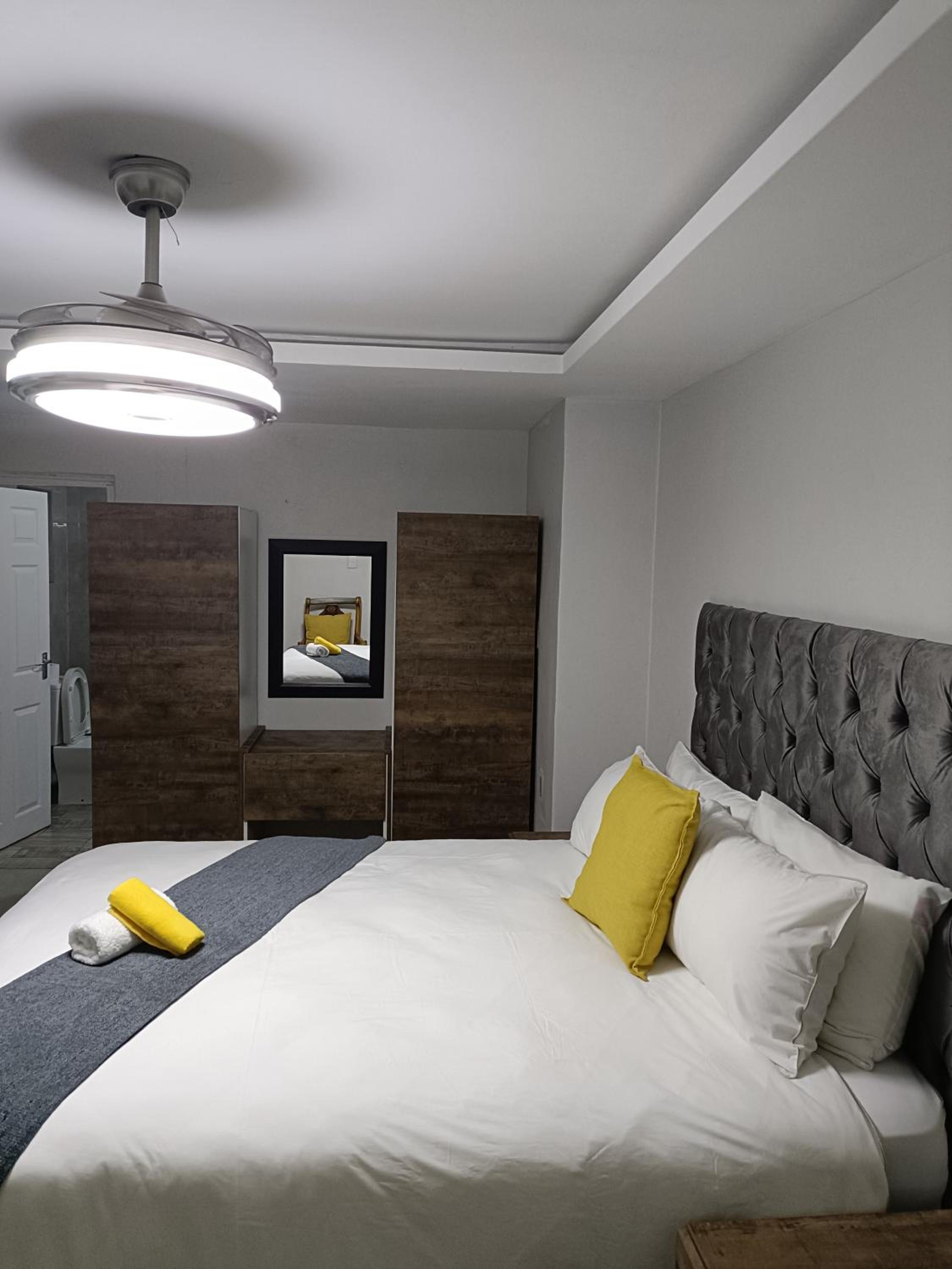 Deluxe Double Room with Shower - Photo 2