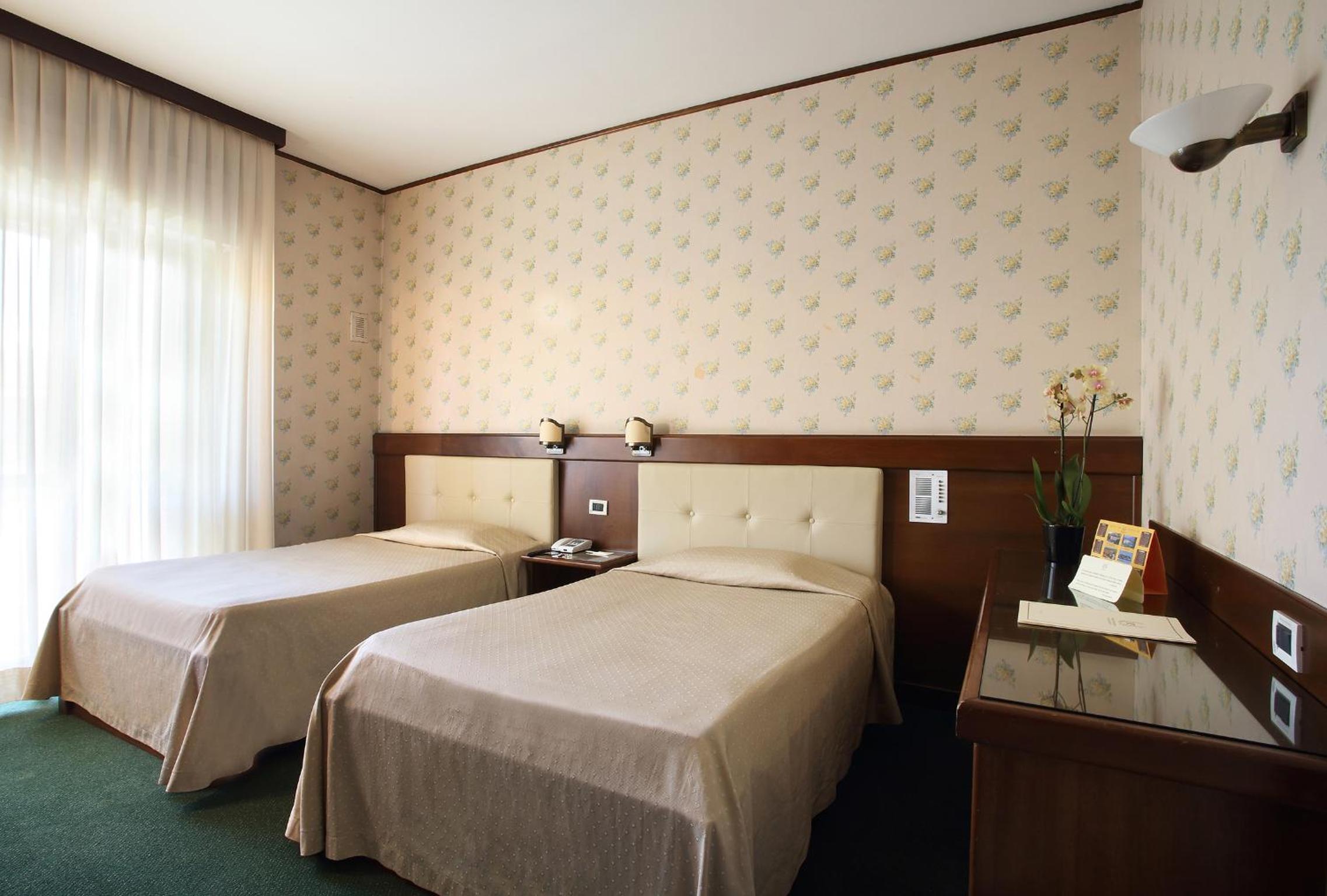 Superior Double or Twin Room - Photo 6