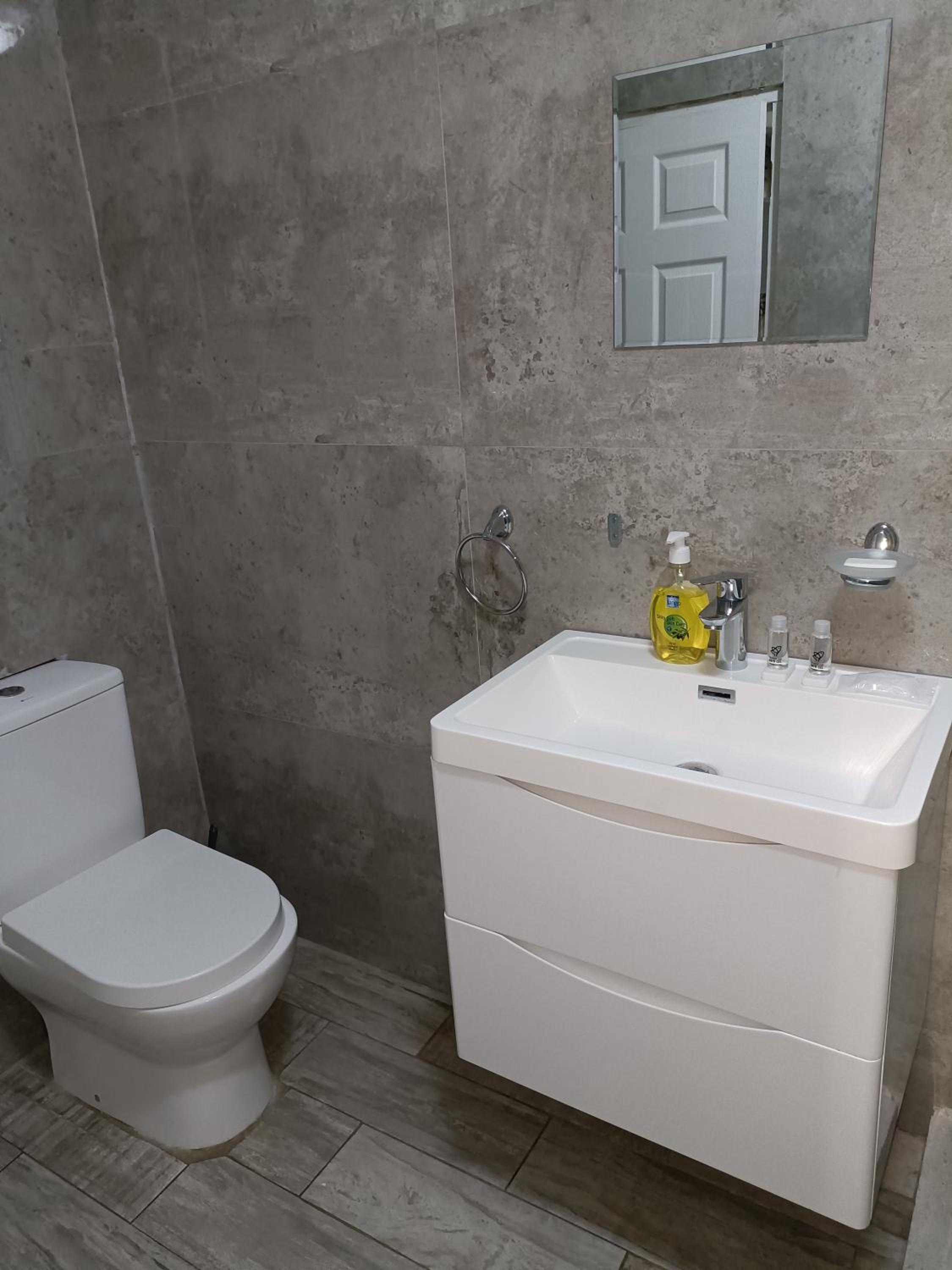 Deluxe Double Room with Shower - Photo 20