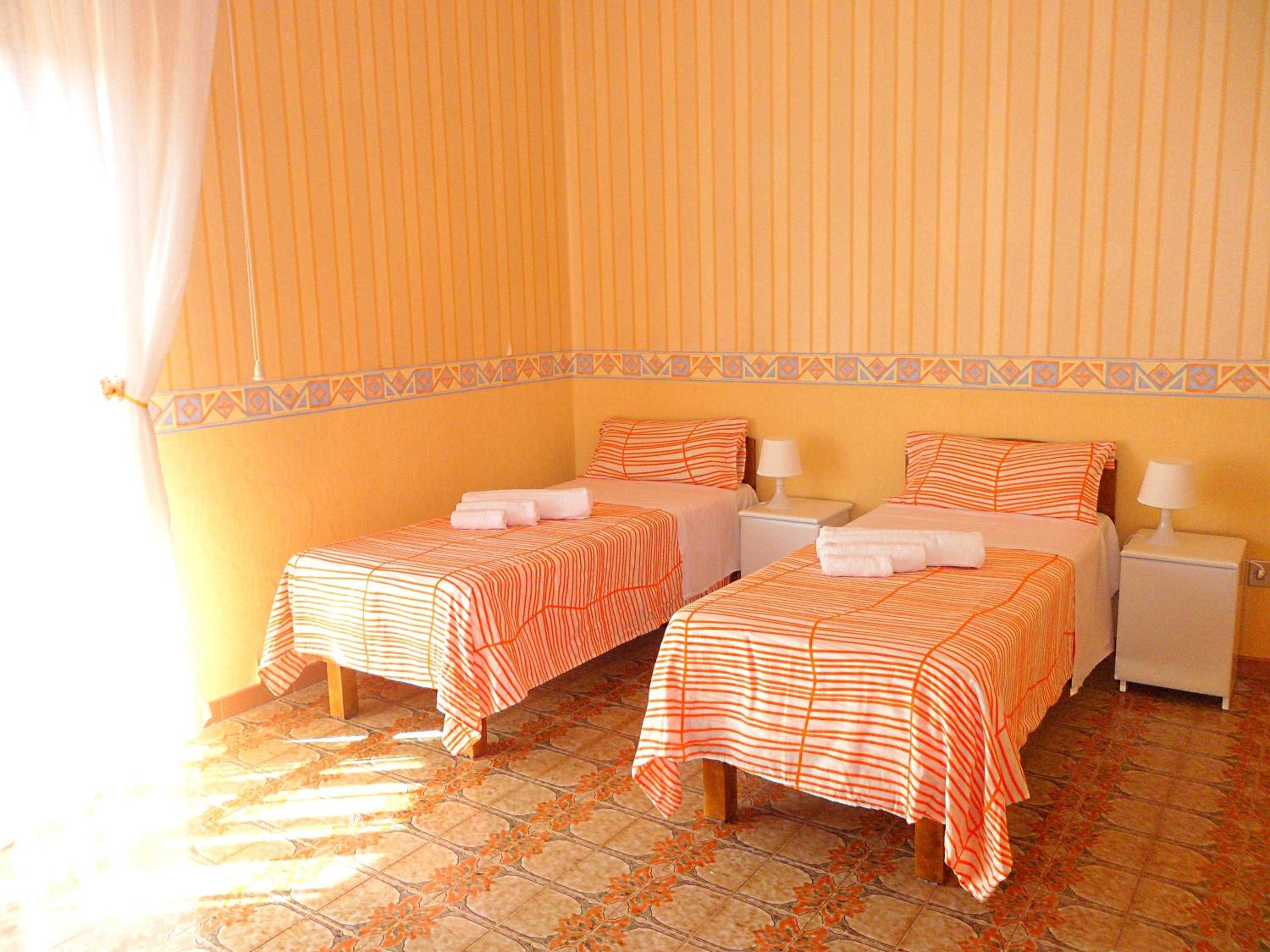 Triple Room with Private External Bathroom - Photo 14