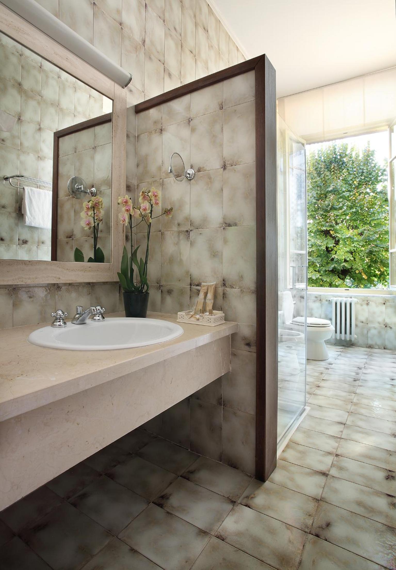 Suite - Photo 6