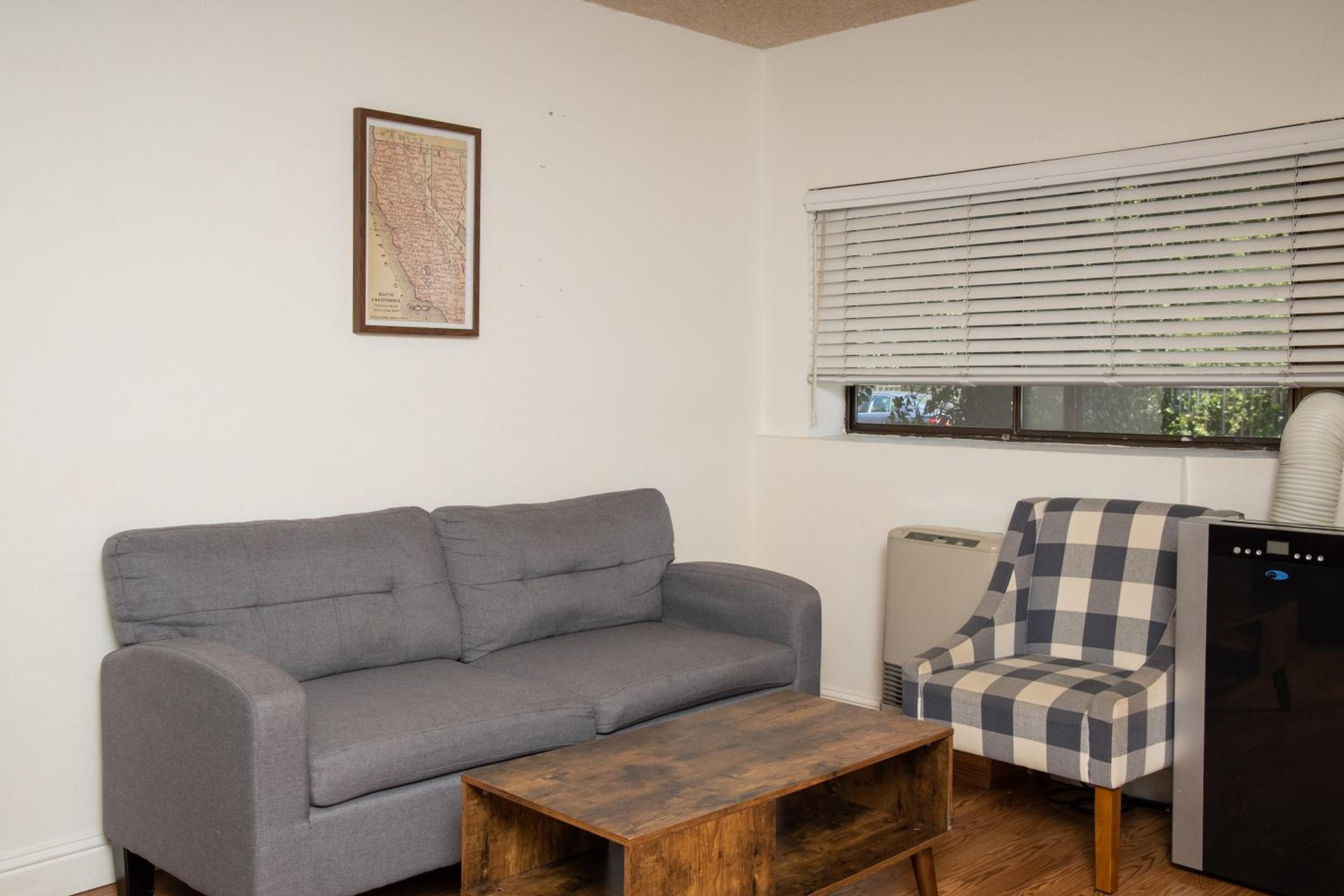 Suite - Photo 3