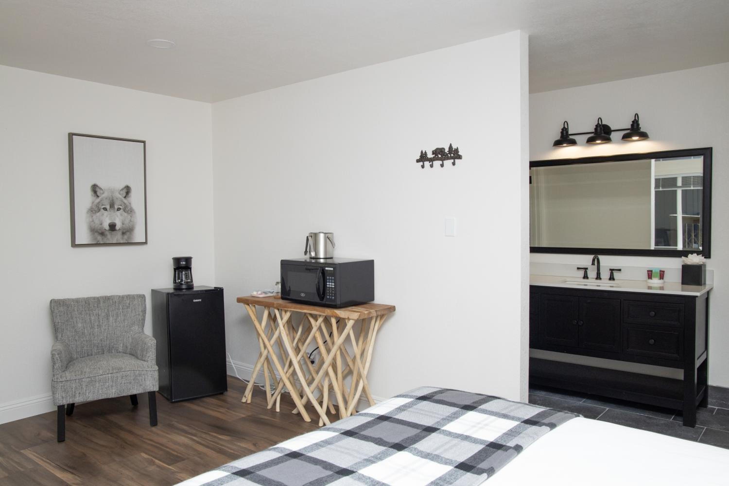 Deluxe Queen Room - Photo 4