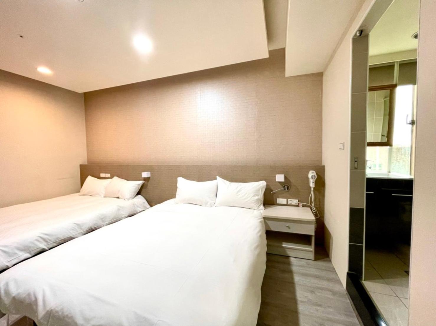 Quadruple Room with Bathroom photo 2