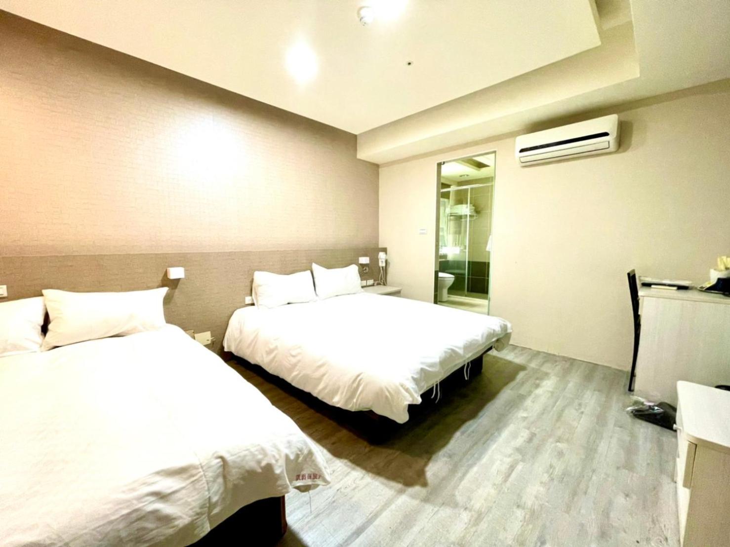 Quadruple Room with Bathroom photo 3