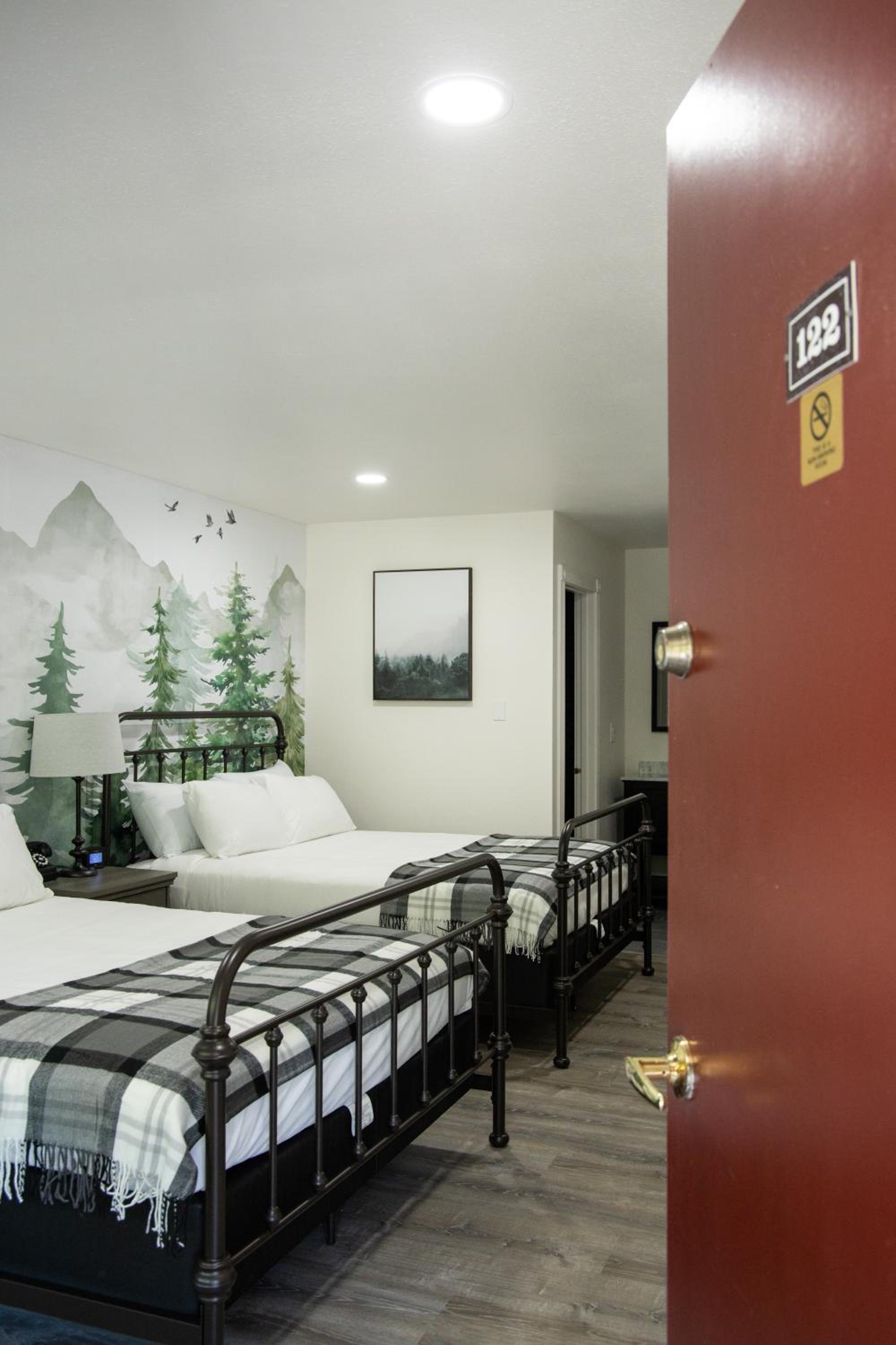Deluxe Room - Photo 1