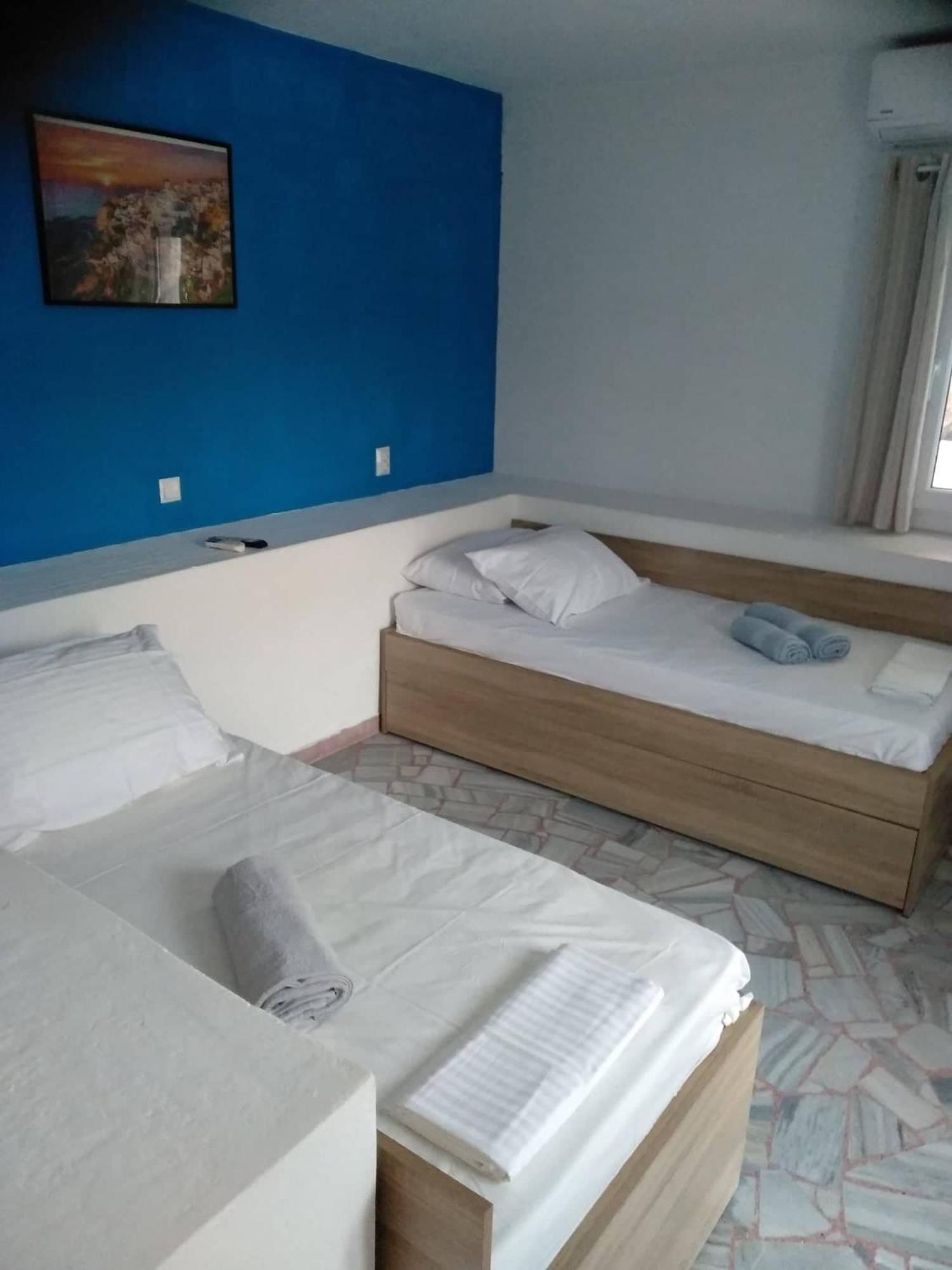 One-Bedroom House photo 1