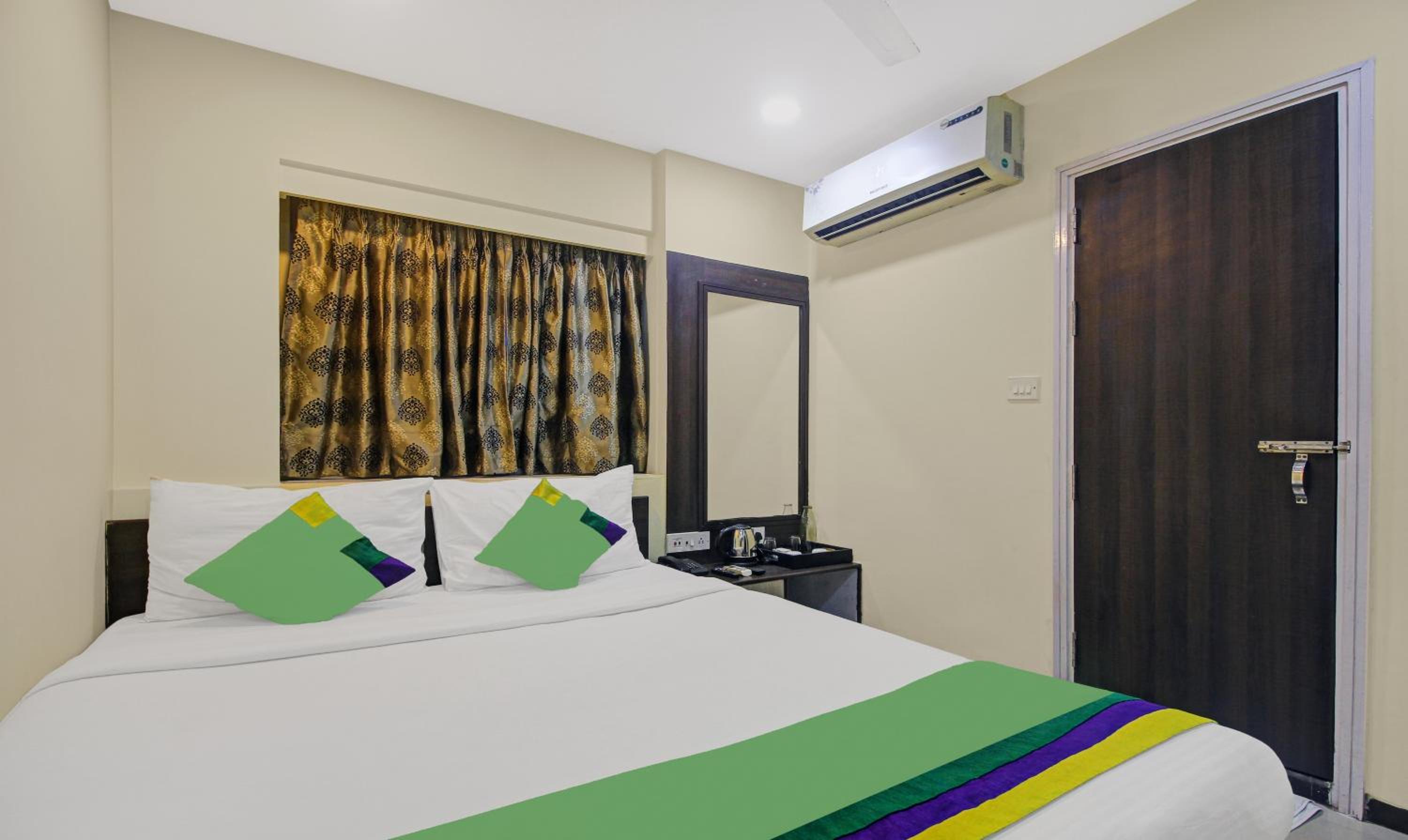 Economy Room - Photo 3