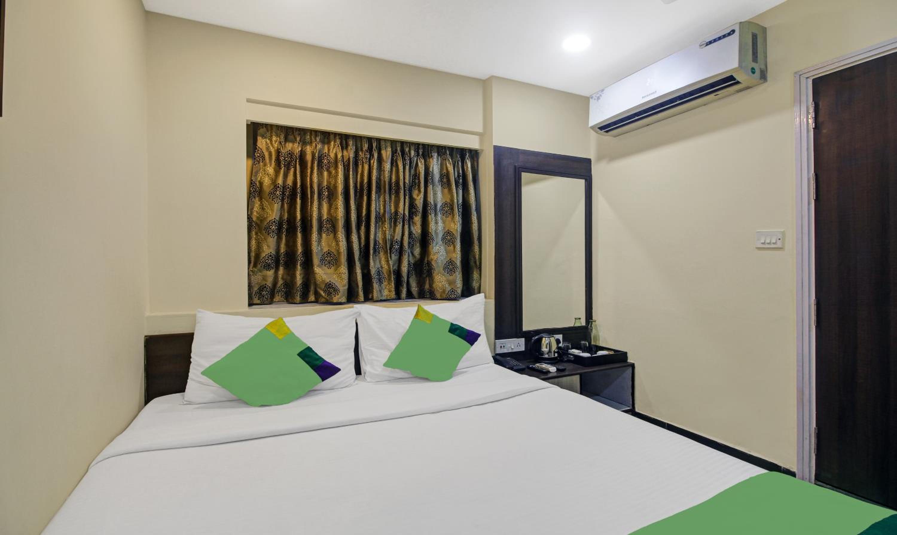 Economy Room - Photo 5