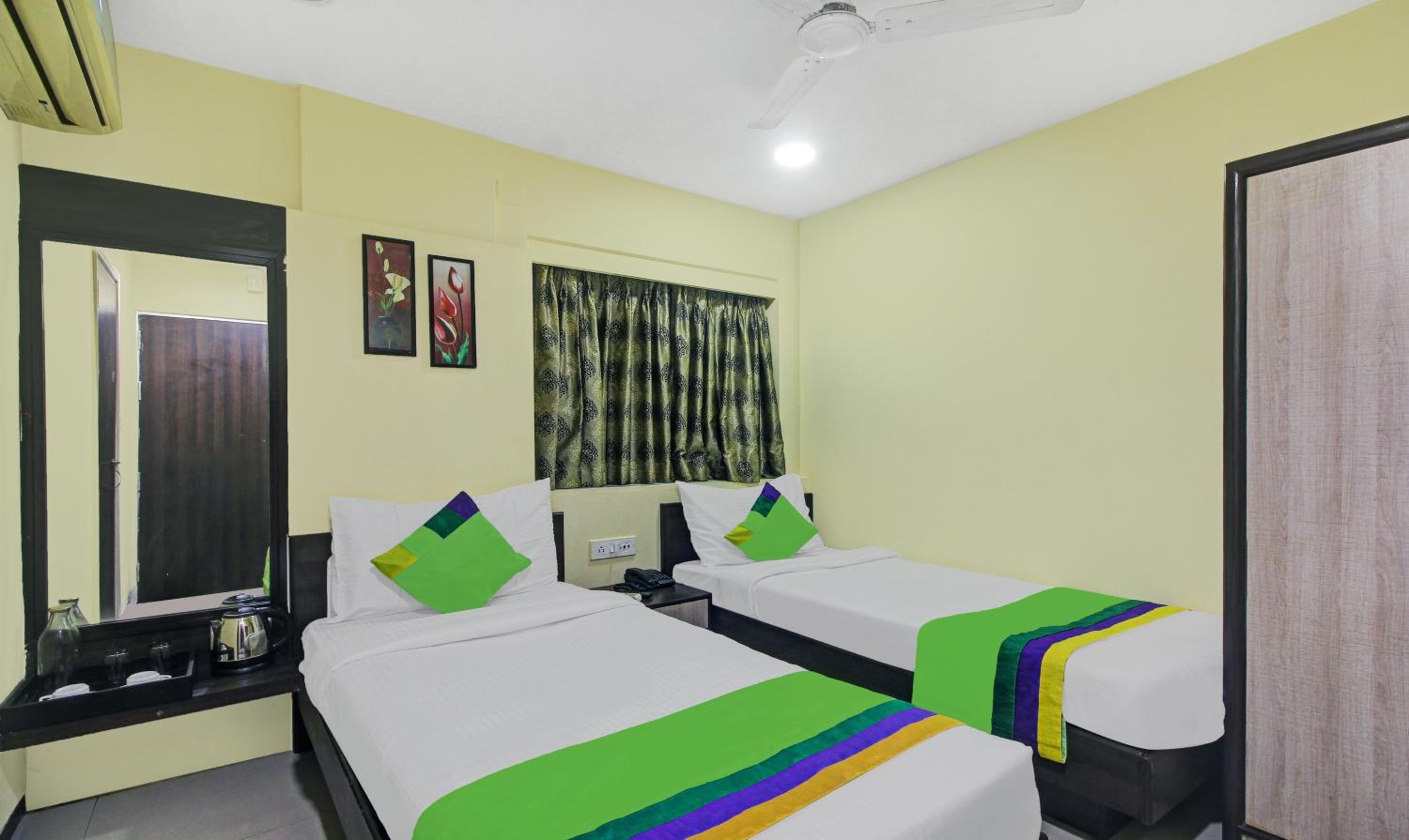 Economy Room - Photo 9
