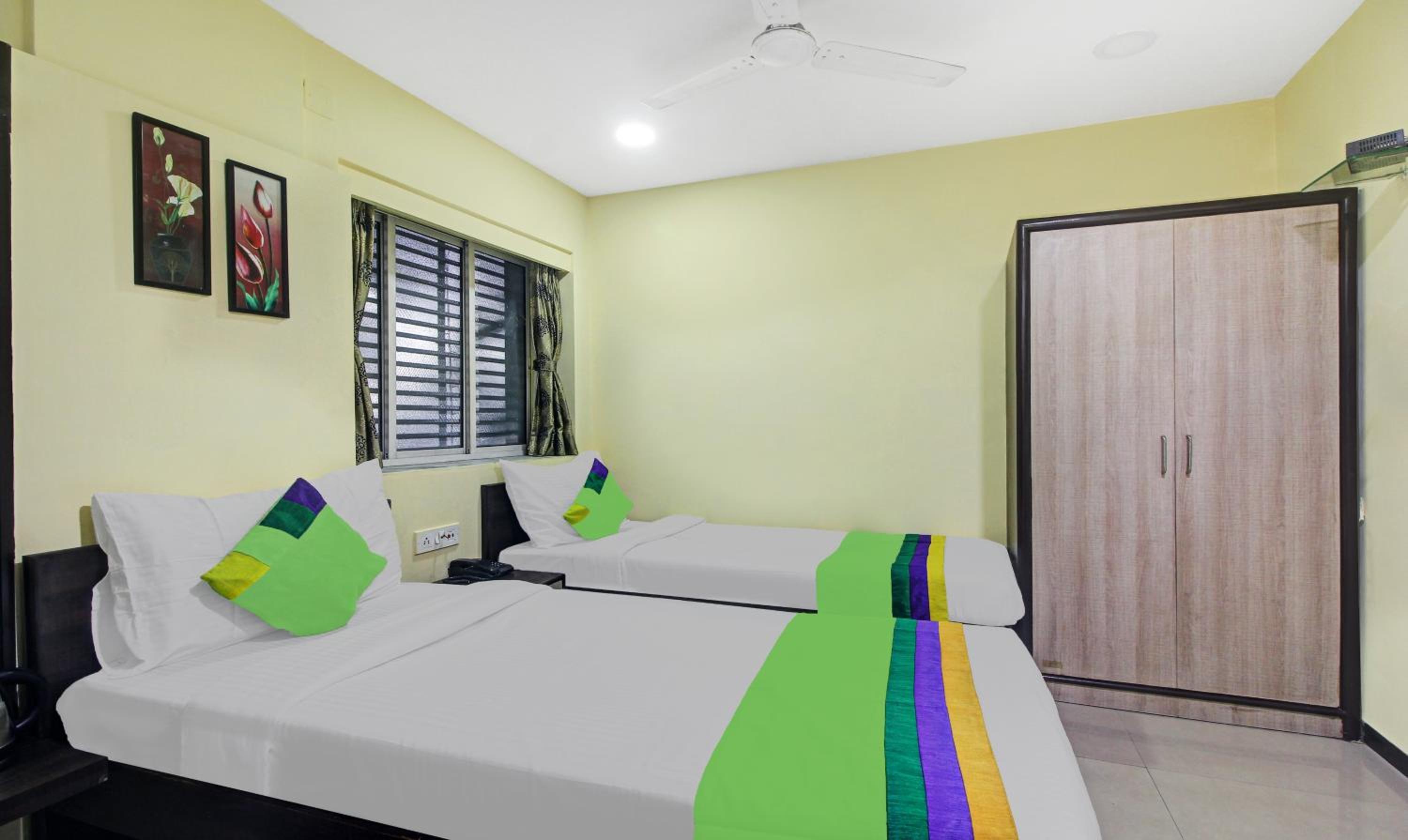 Economy Room - Photo 10