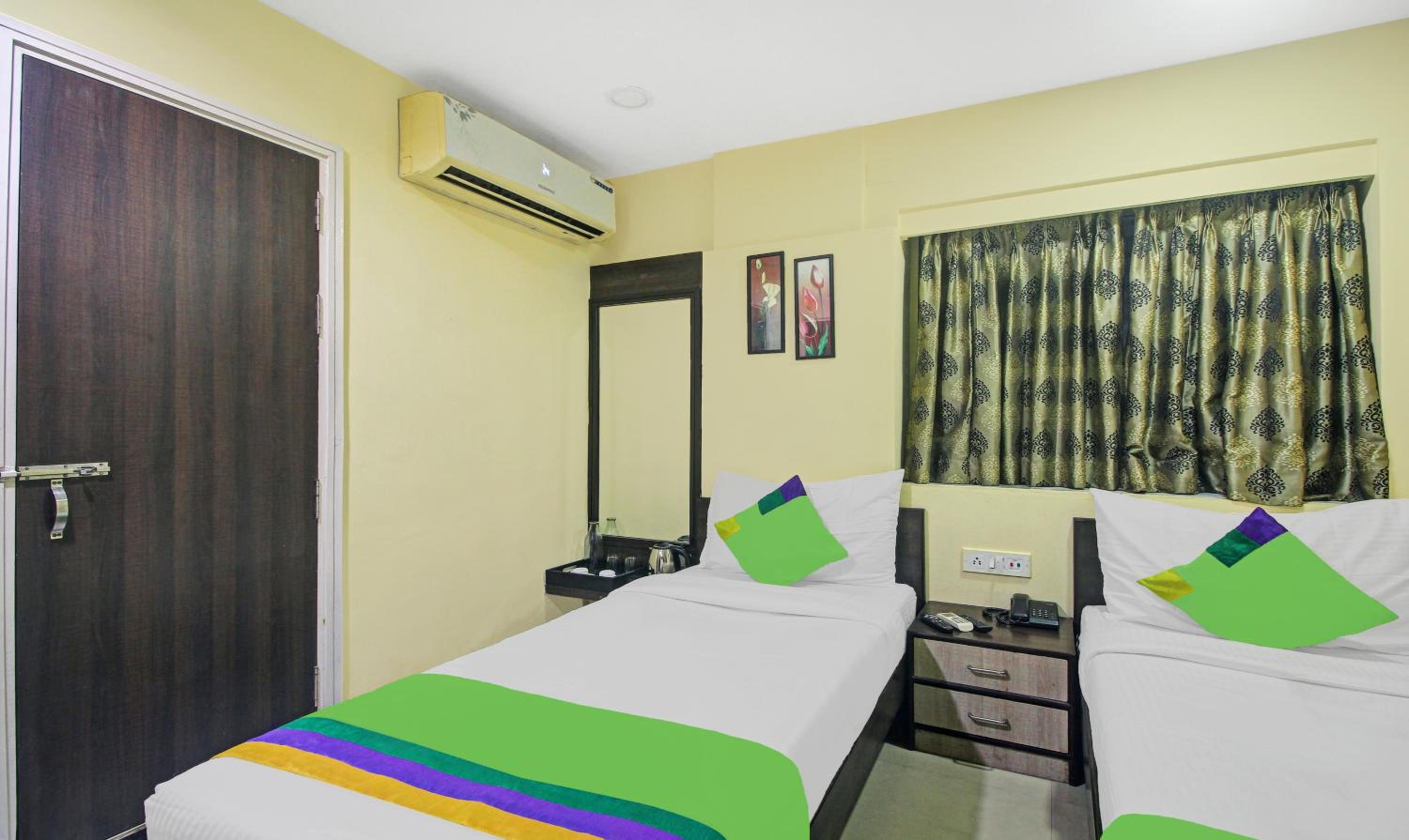 Economy Room - Photo 11