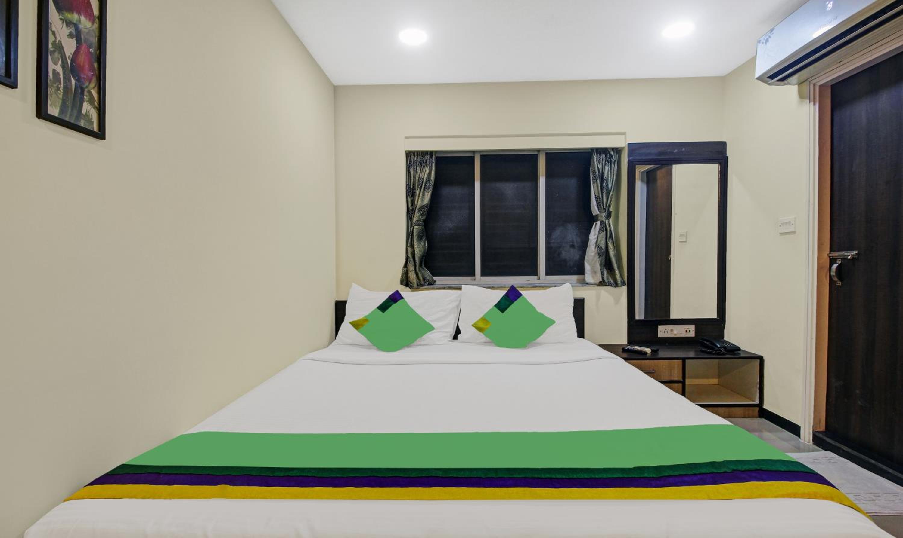 Standard Room - Photo 11