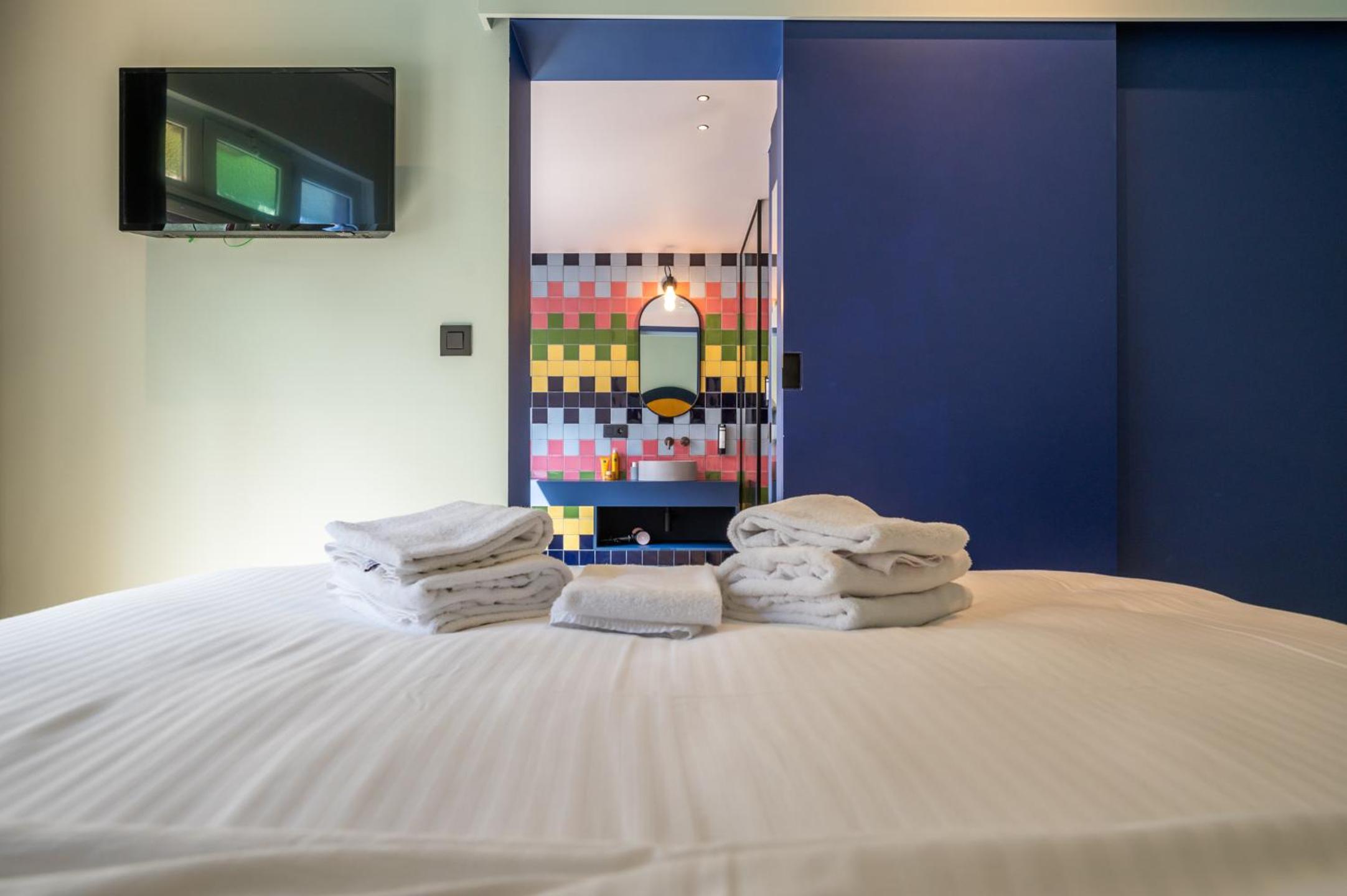 Deluxe Double Room with Bath photo 2