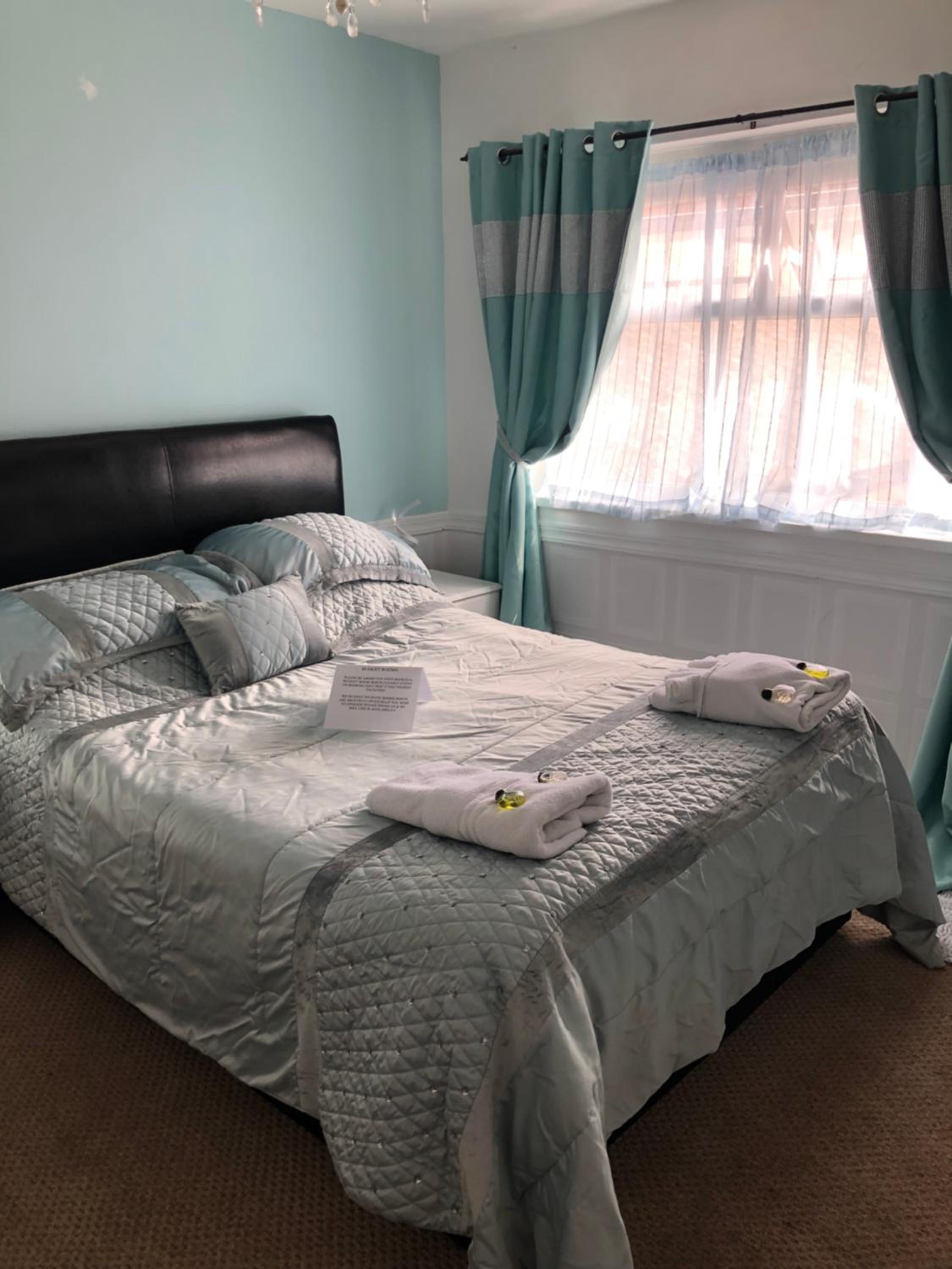 Budget Double Room photo 2