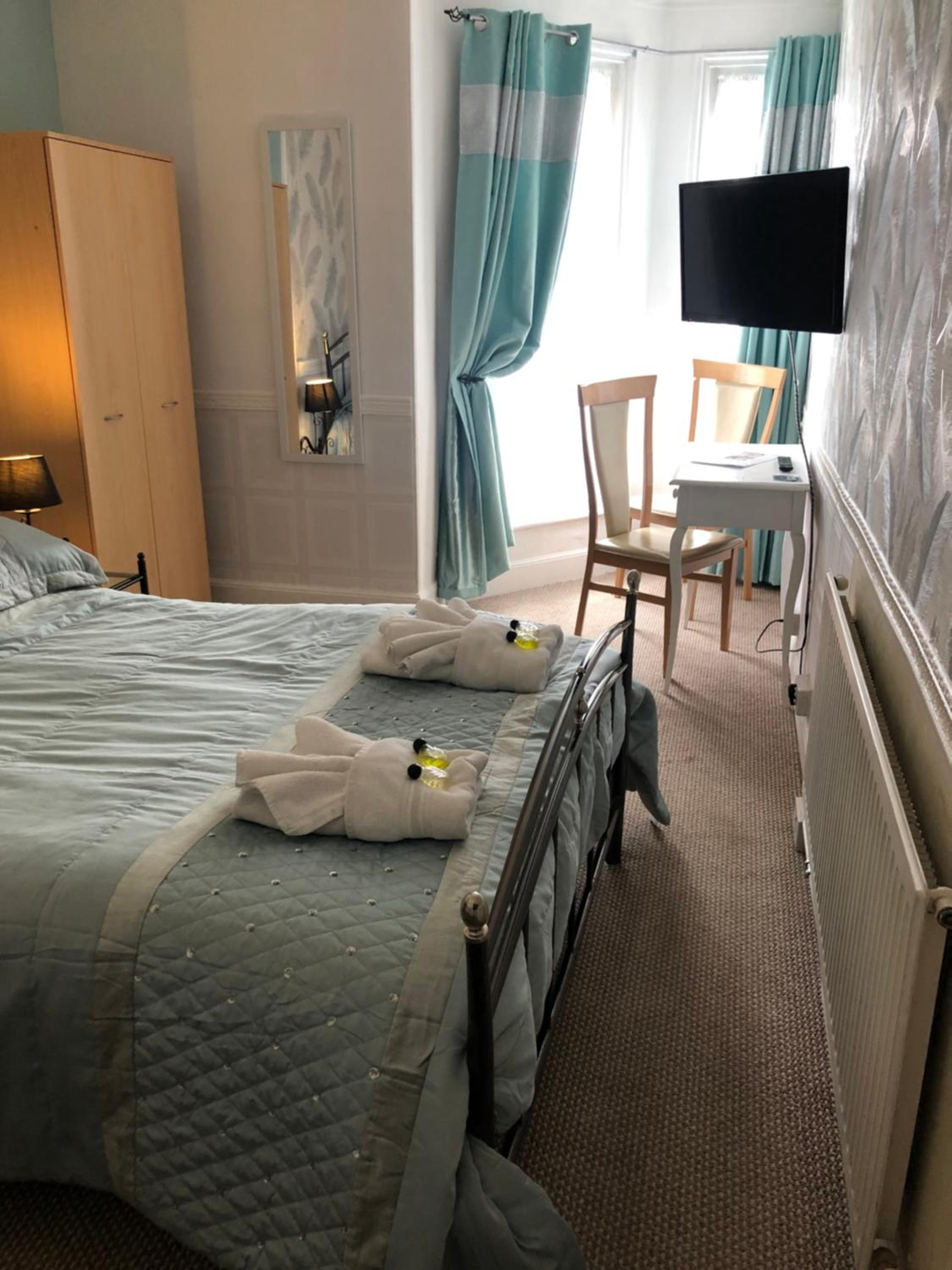 Budget Double Room - Photo 2