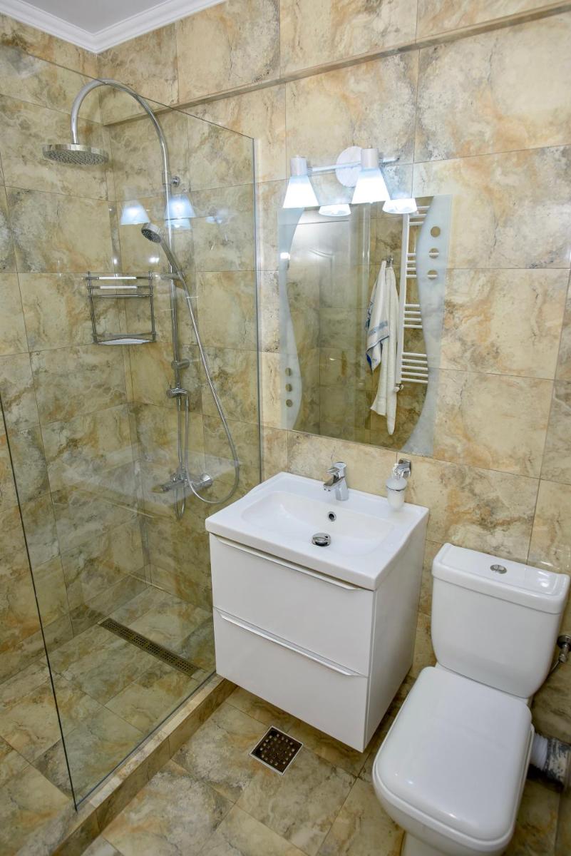 One-Bedroom Apartment photo 2